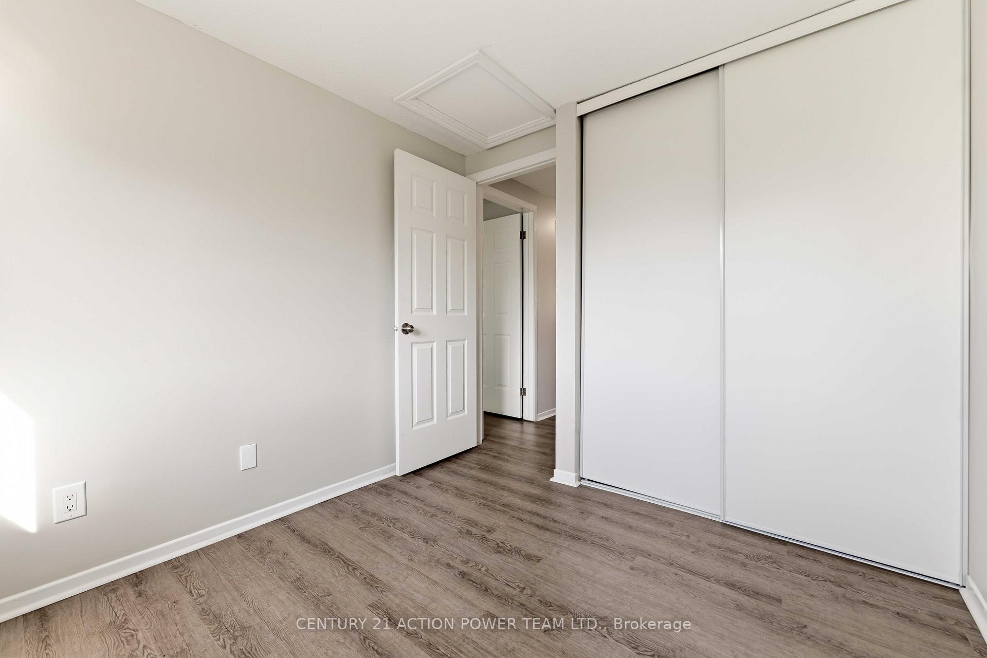 Photo 21 of Unit A, 39 Woodvale Green Drive, Ottawa, Craig Henry/Woodvale — HOMEH