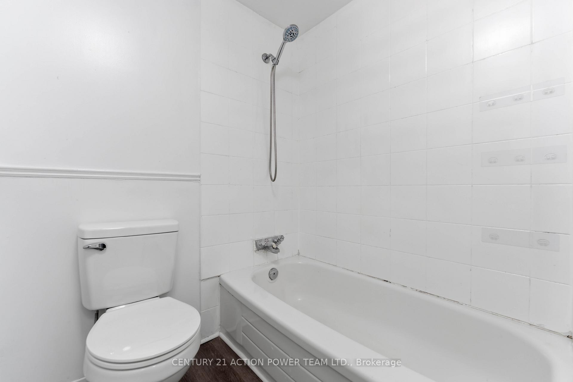 Photo 23 of Unit A, 39 Woodvale Green Drive, Ottawa, Craig Henry/Woodvale — HOMEH