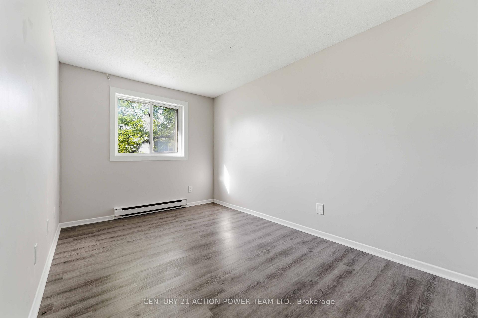 Photo 24 of Unit A, 39 Woodvale Green Drive, Ottawa, Craig Henry/Woodvale — HOMEH