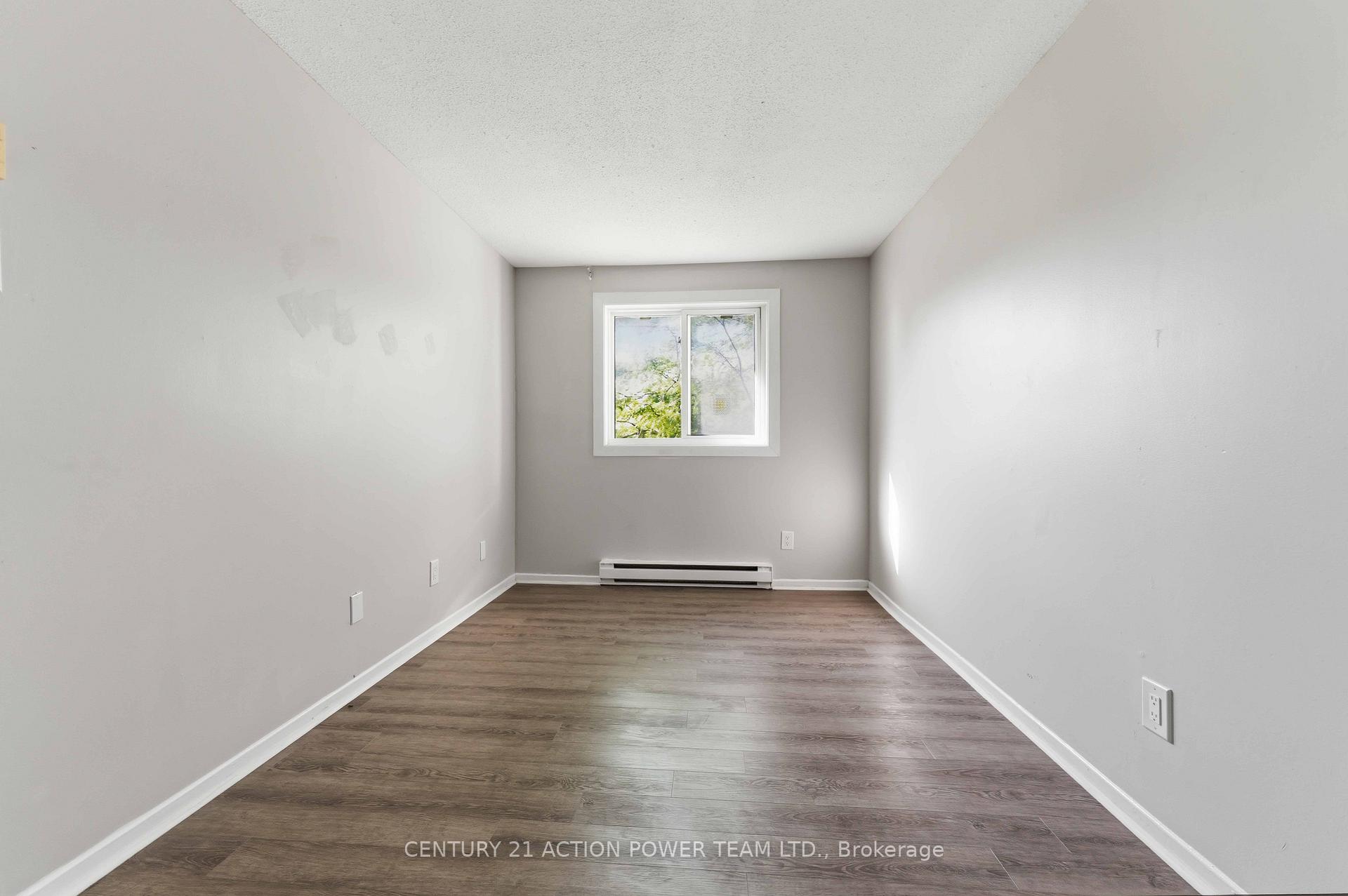 Photo 25 of Unit A, 39 Woodvale Green Drive, Ottawa, Craig Henry/Woodvale — HOMEH