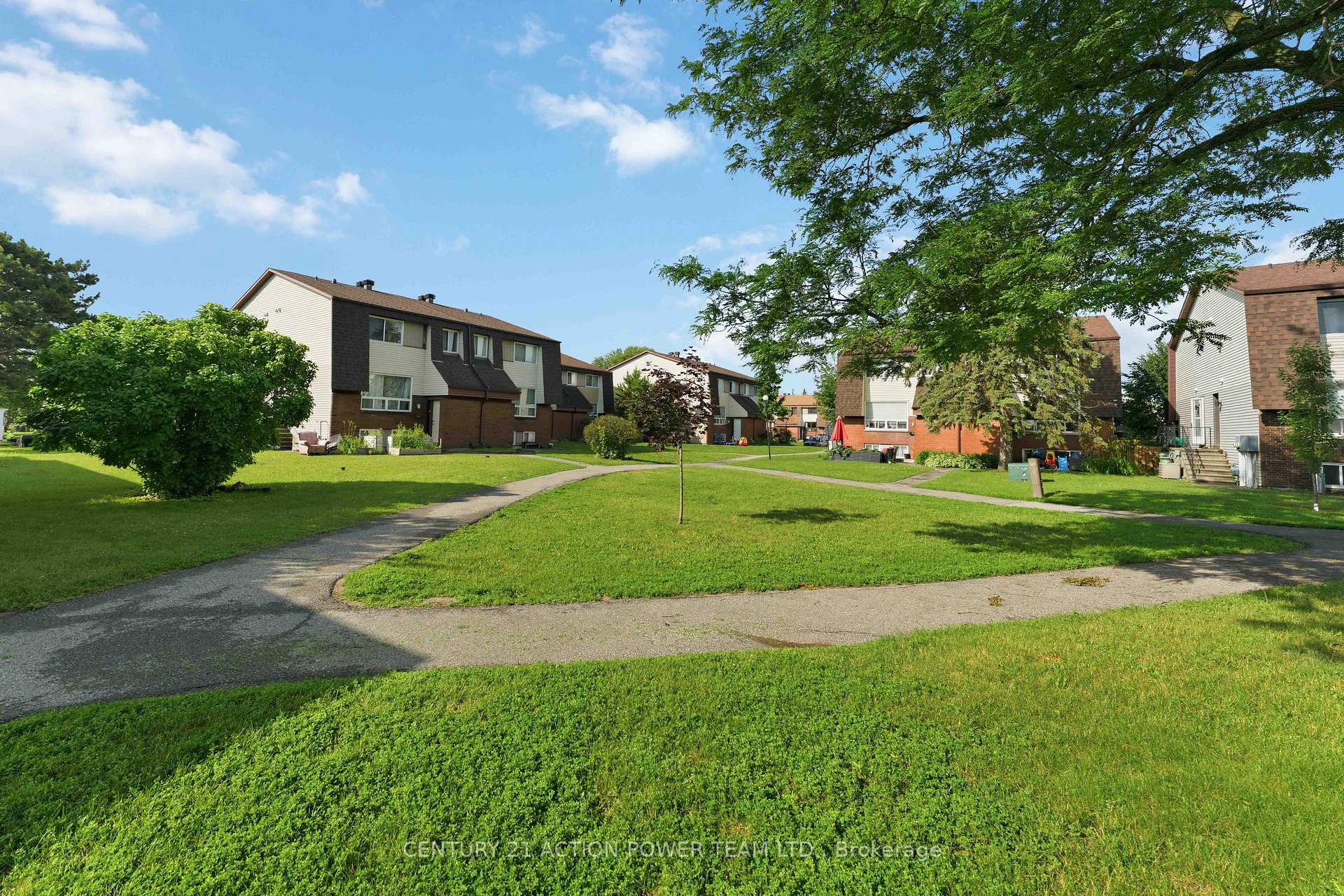 Photo 31 of Unit A, 39 Woodvale Green Drive, Ottawa, Craig Henry/Woodvale — HOMEH