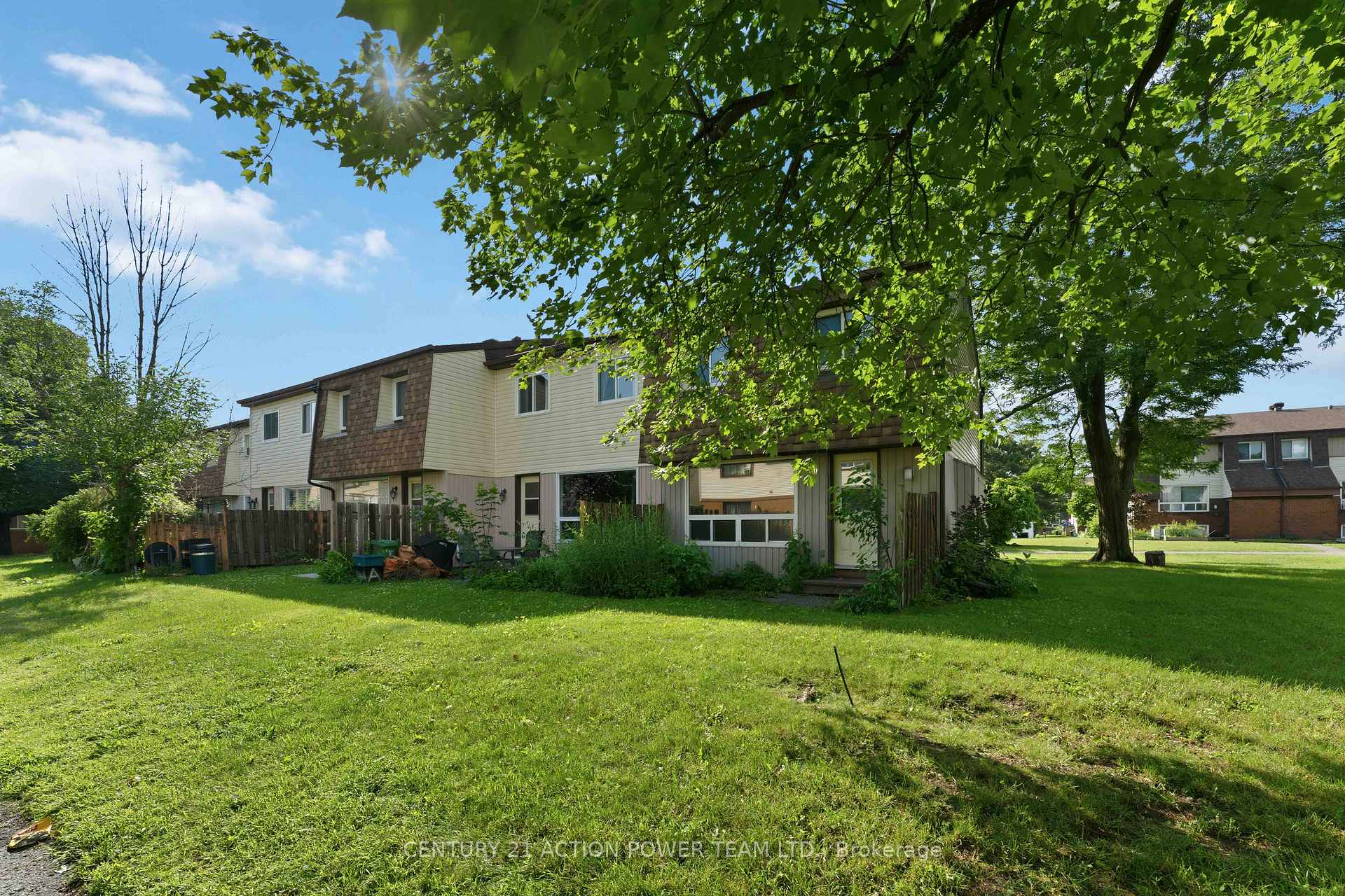 Photo 33 of Unit A, 39 Woodvale Green Drive, Ottawa, Craig Henry/Woodvale — HOMEH
