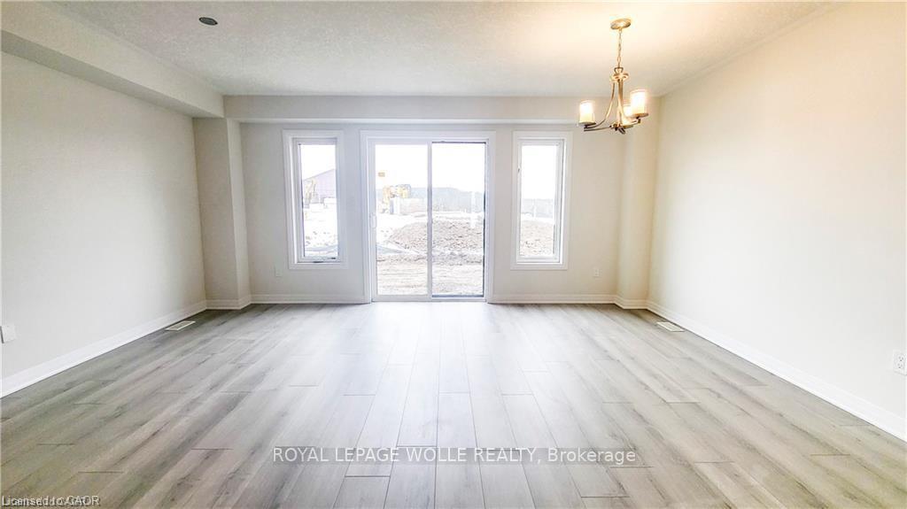 Photo 2 of 19 Shaded Creek Drive, Kitchener, Doon South — HOMEH