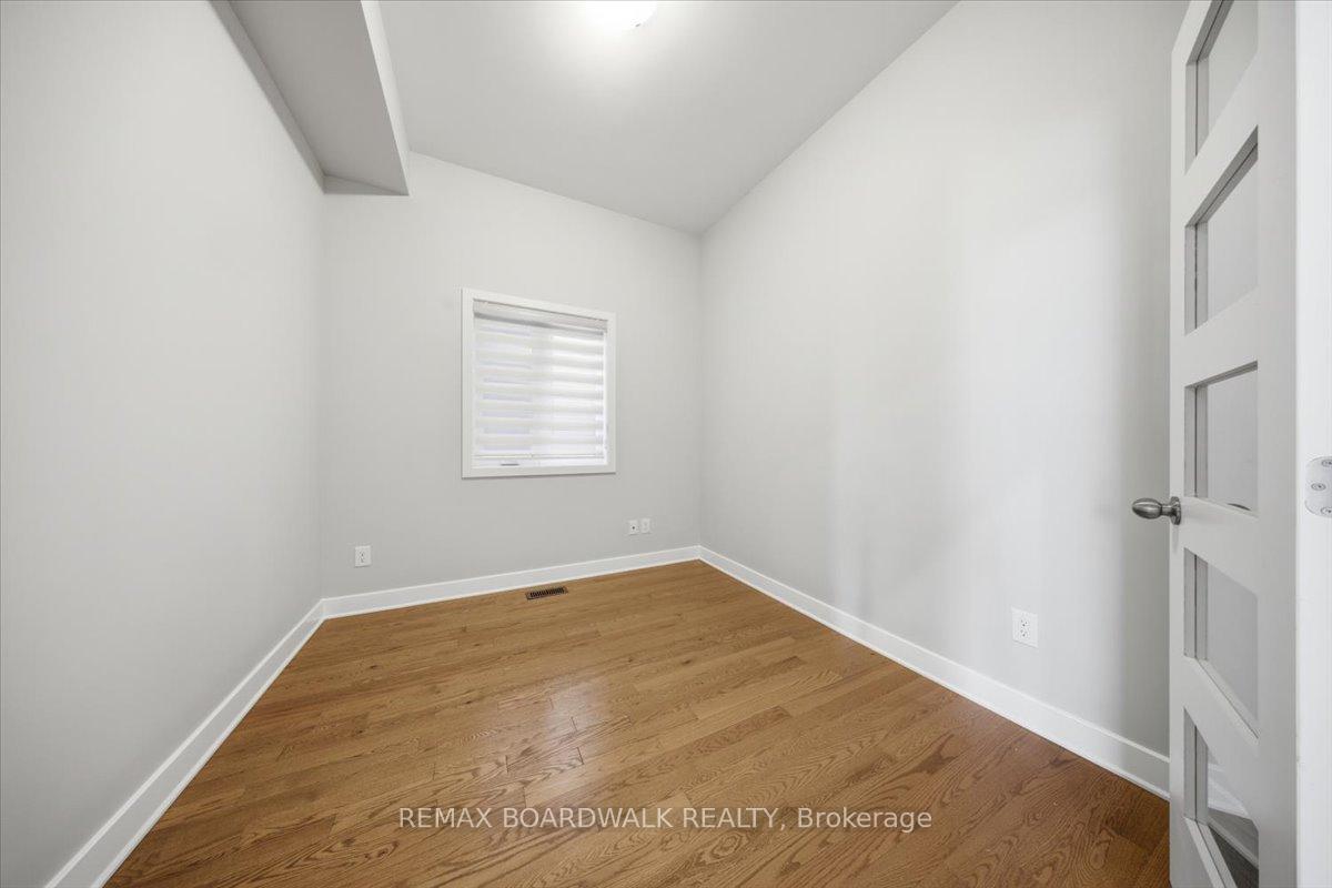 Photo 4 of 54 Thunderbolt Street, Ottawa, Kanata - Emerald Meadows/Trailwest — HOMEH