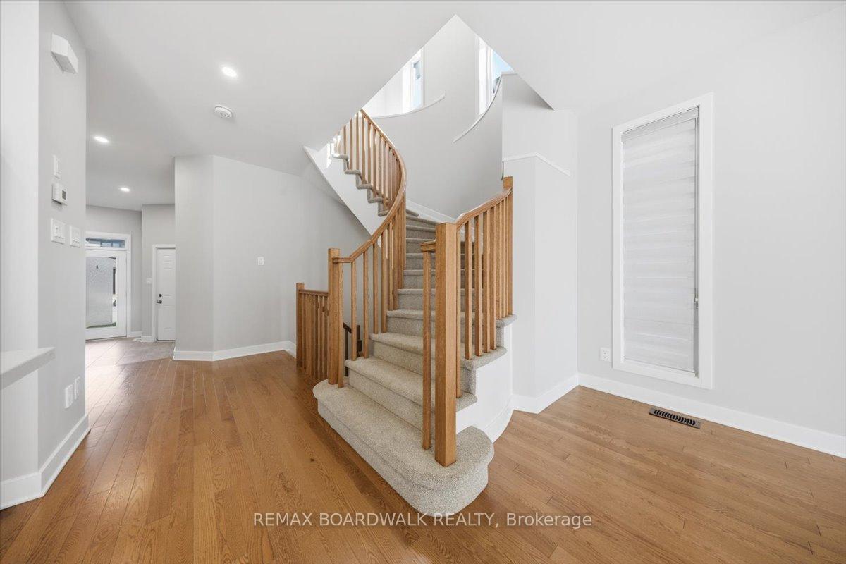 Photo 16 of 54 Thunderbolt Street, Ottawa, Kanata - Emerald Meadows/Trailwest — HOMEH