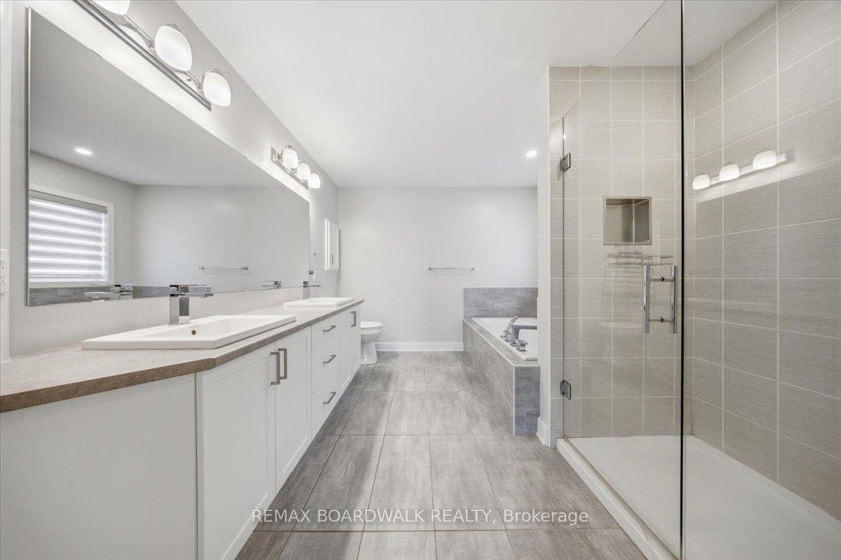 Photo 19 of 54 Thunderbolt Street, Ottawa, Kanata - Emerald Meadows/Trailwest — HOMEH