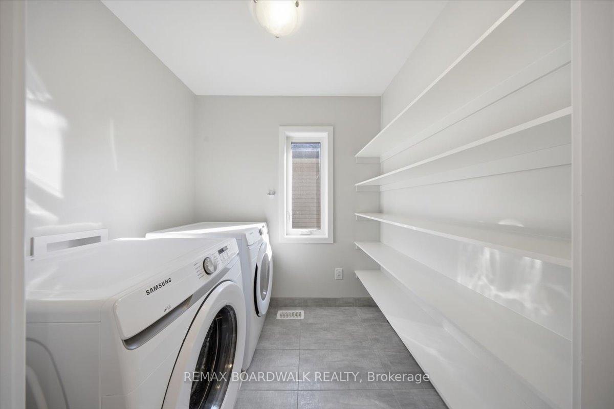 Photo 23 of 54 Thunderbolt Street, Ottawa, Kanata - Emerald Meadows/Trailwest — HOMEH