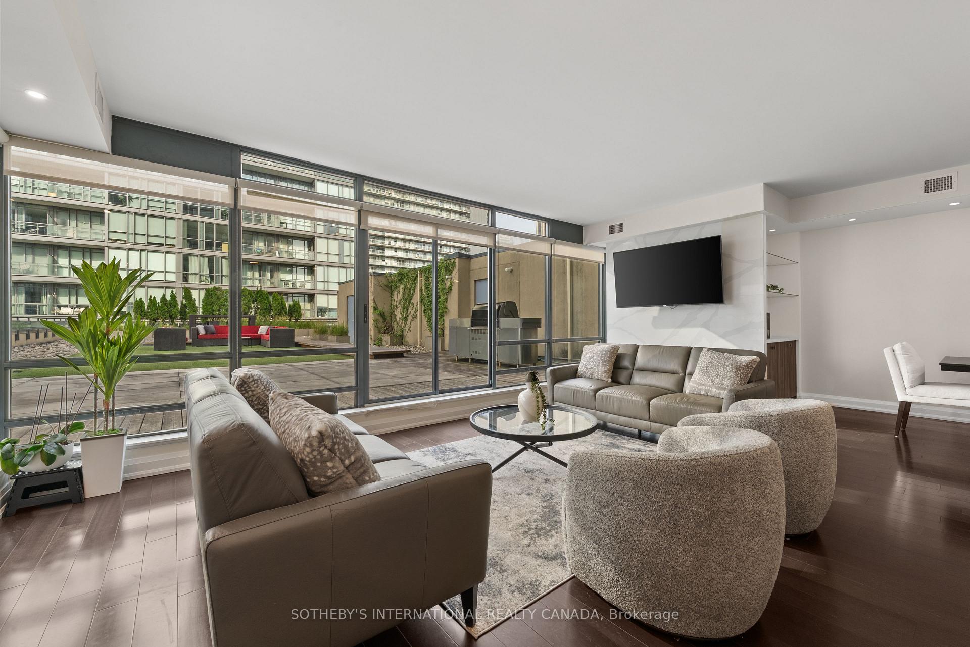 Photo of Unit 1501, 438 King Street W