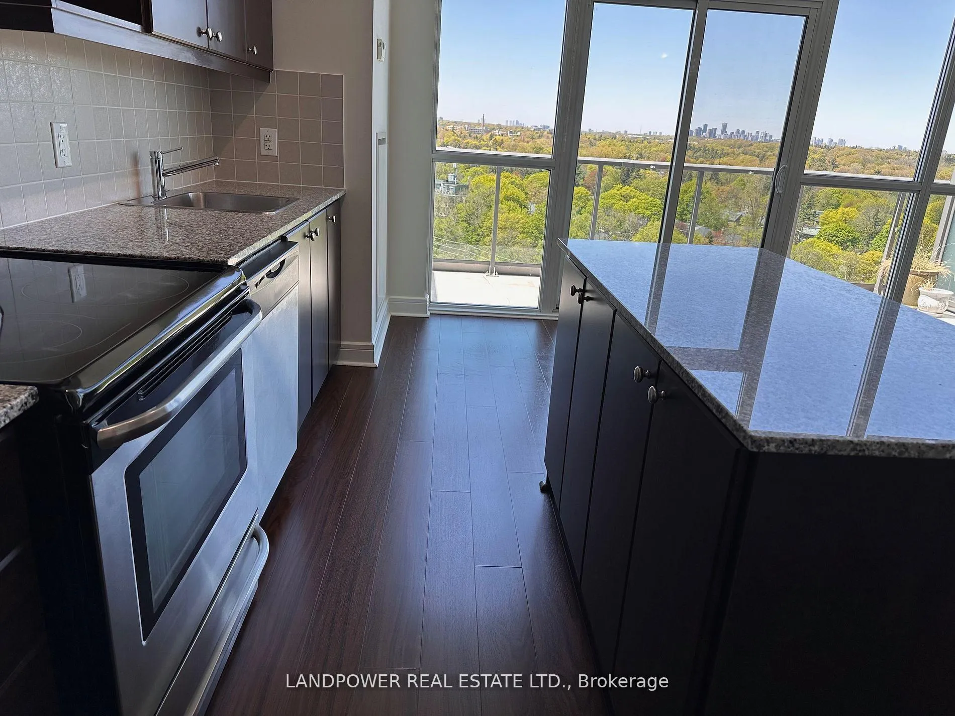 Photo 4 of Unit PH20, 35 Brian Peck Crescent, Toronto, Thorncliffe Park — HOMEH