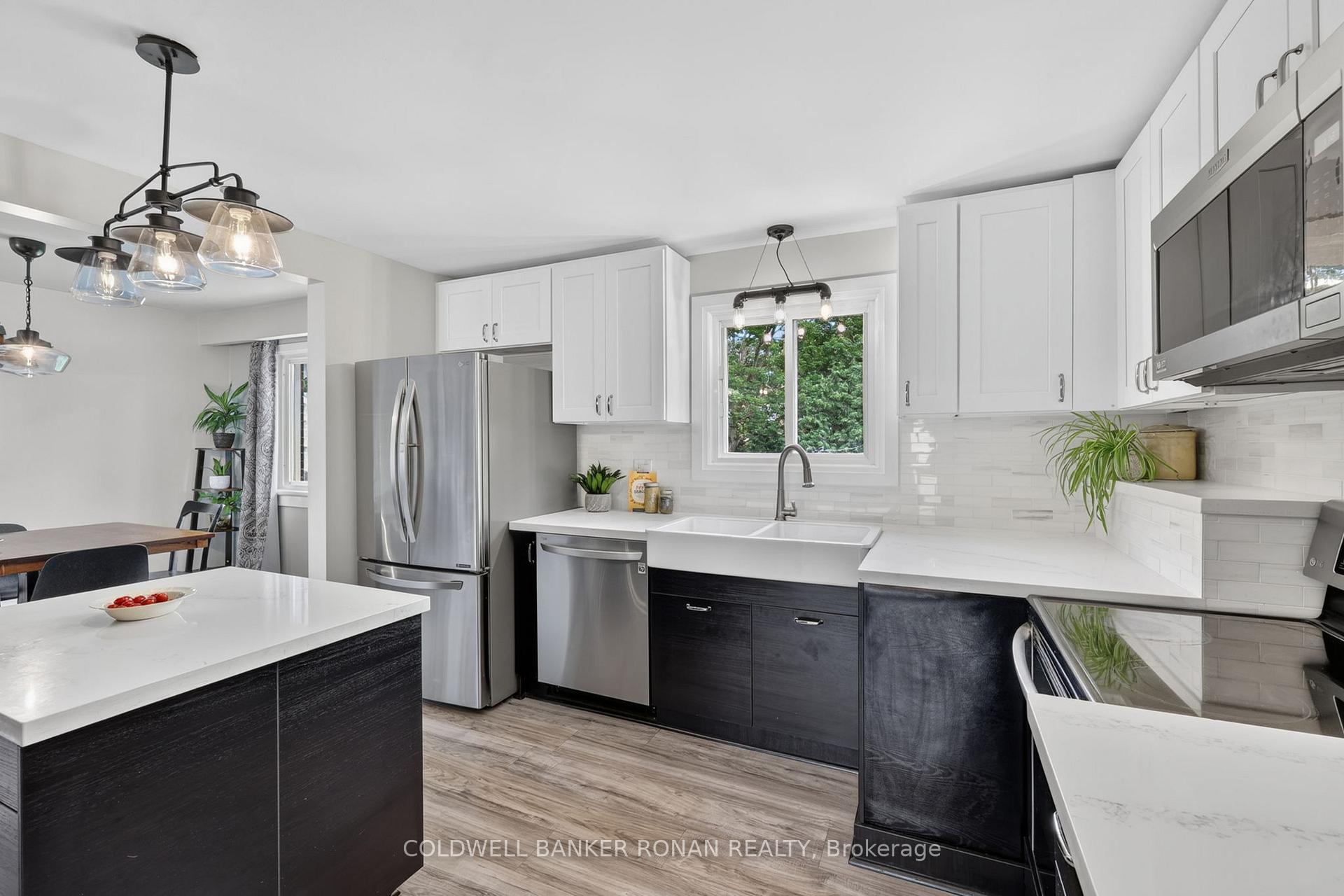 Photo 6 of 15 Essa Road, New Tecumseth, Alliston — HOMEH