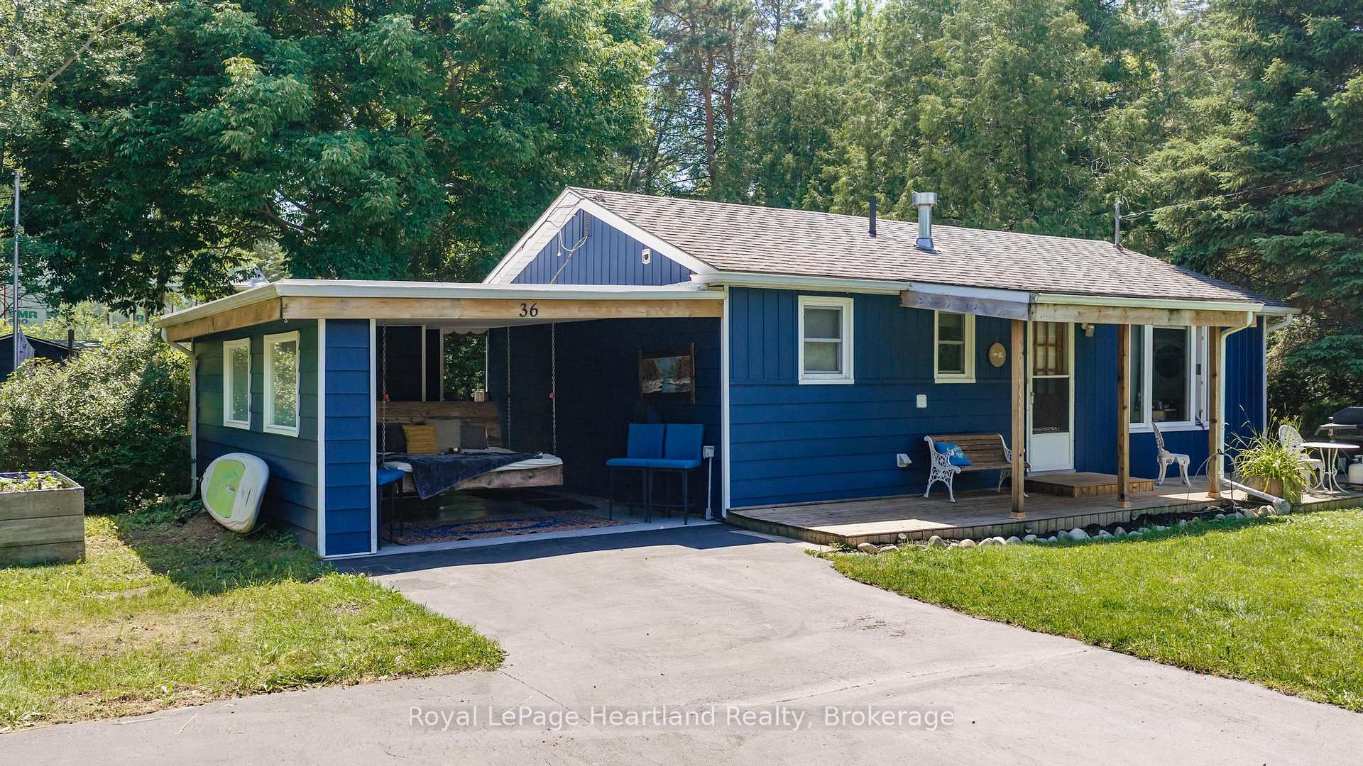 Photo 2 of 36 Jane Street, Bluewater, Bayfield — HOMEH
