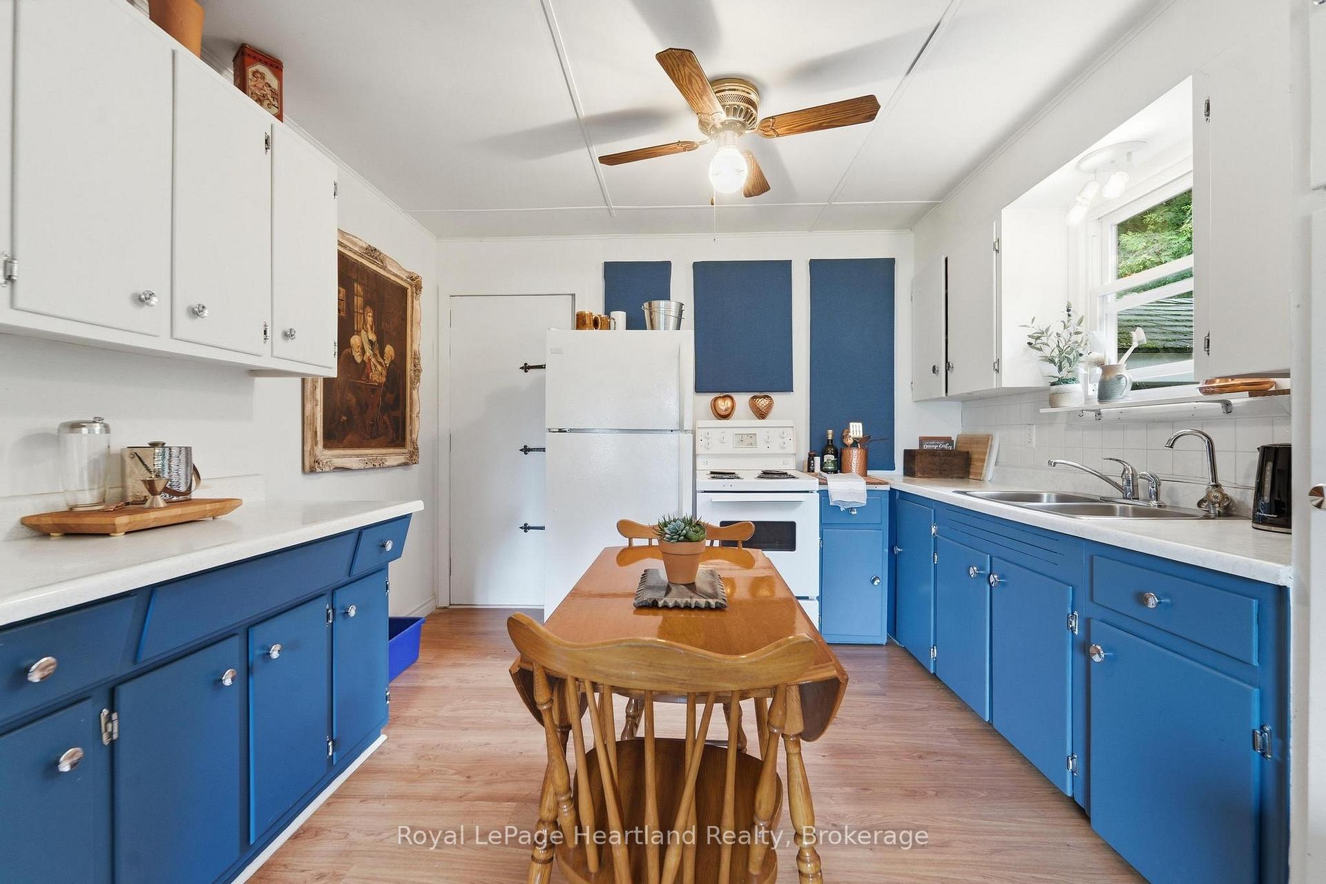 Photo 18 of 36 Jane Street, Bluewater, Bayfield — HOMEH