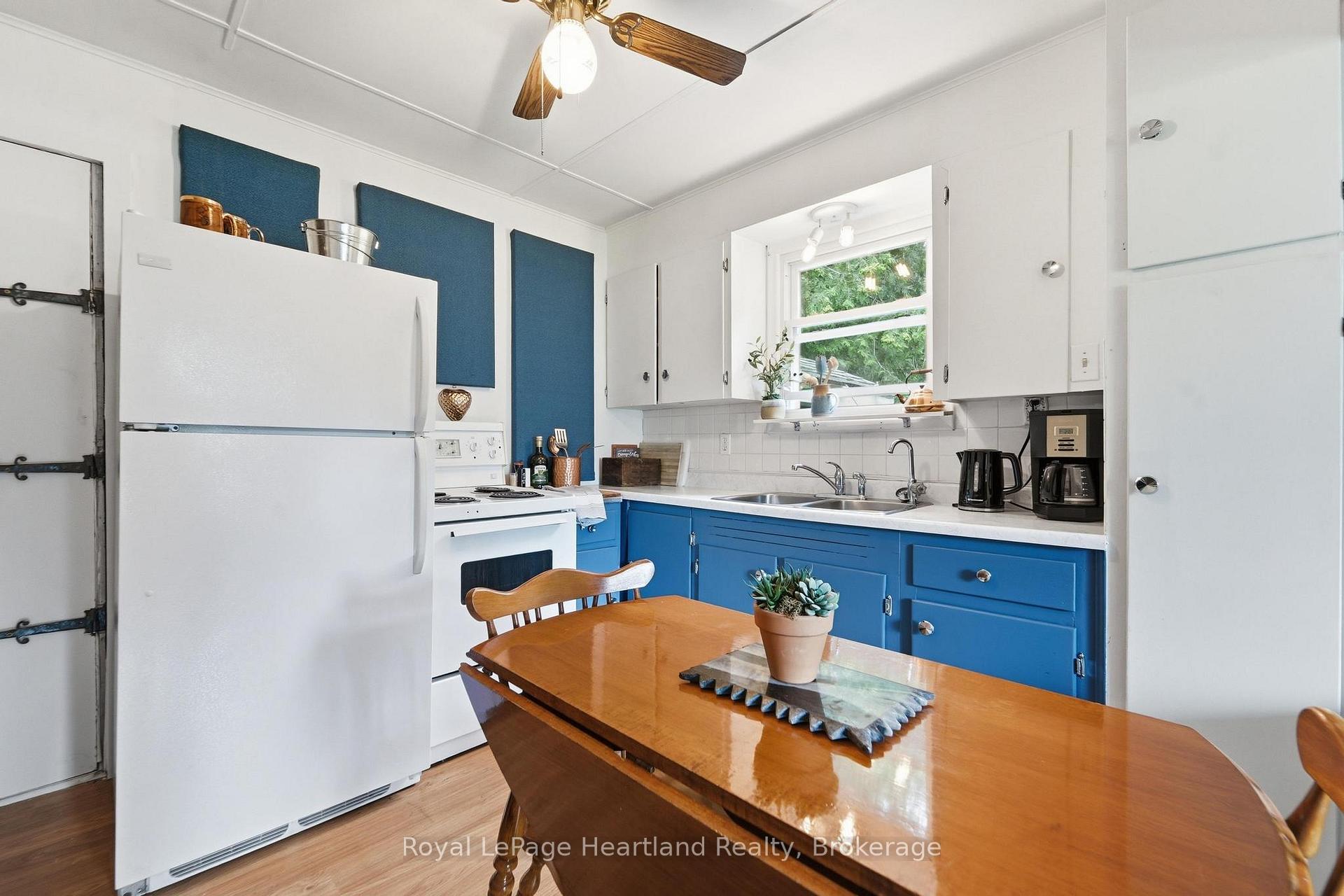 Photo 19 of 36 Jane Street, Bluewater, Bayfield — HOMEH