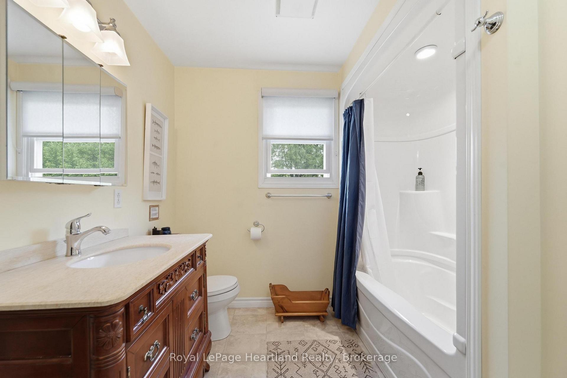 Photo 25 of 36 Jane Street, Bluewater, Bayfield — HOMEH