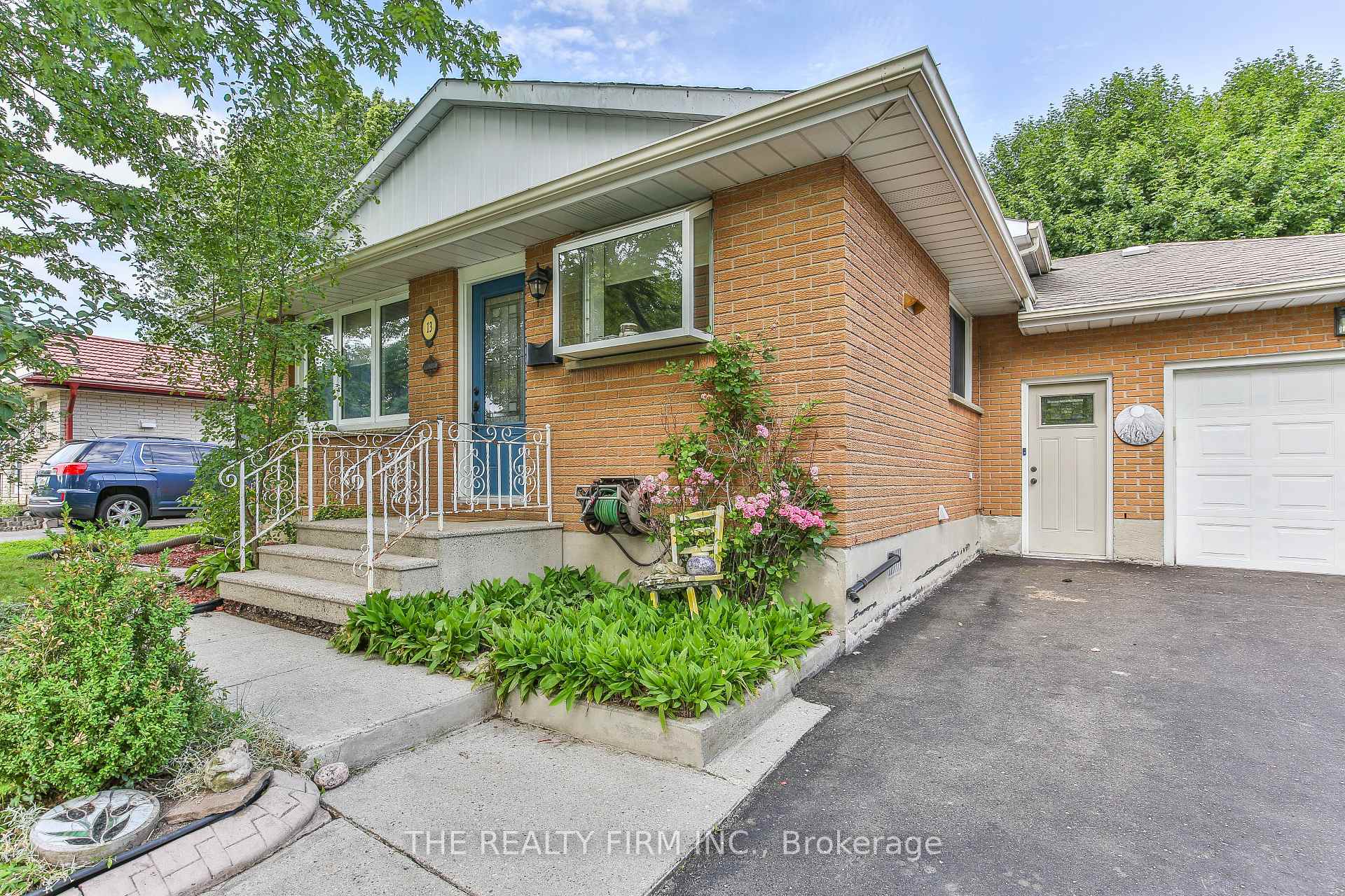 Photo 5 of 13 Vanbuskirk Drive, St. Thomas — HOMEH