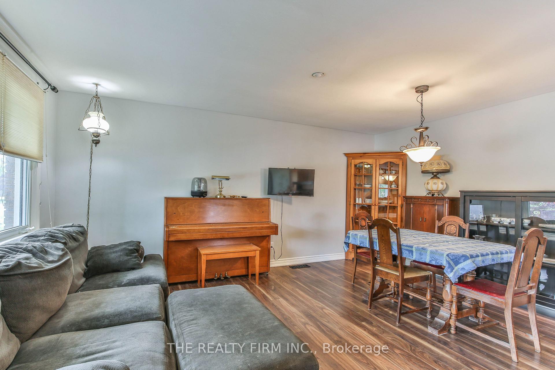 Photo 11 of 13 Vanbuskirk Drive, St. Thomas — HOMEH