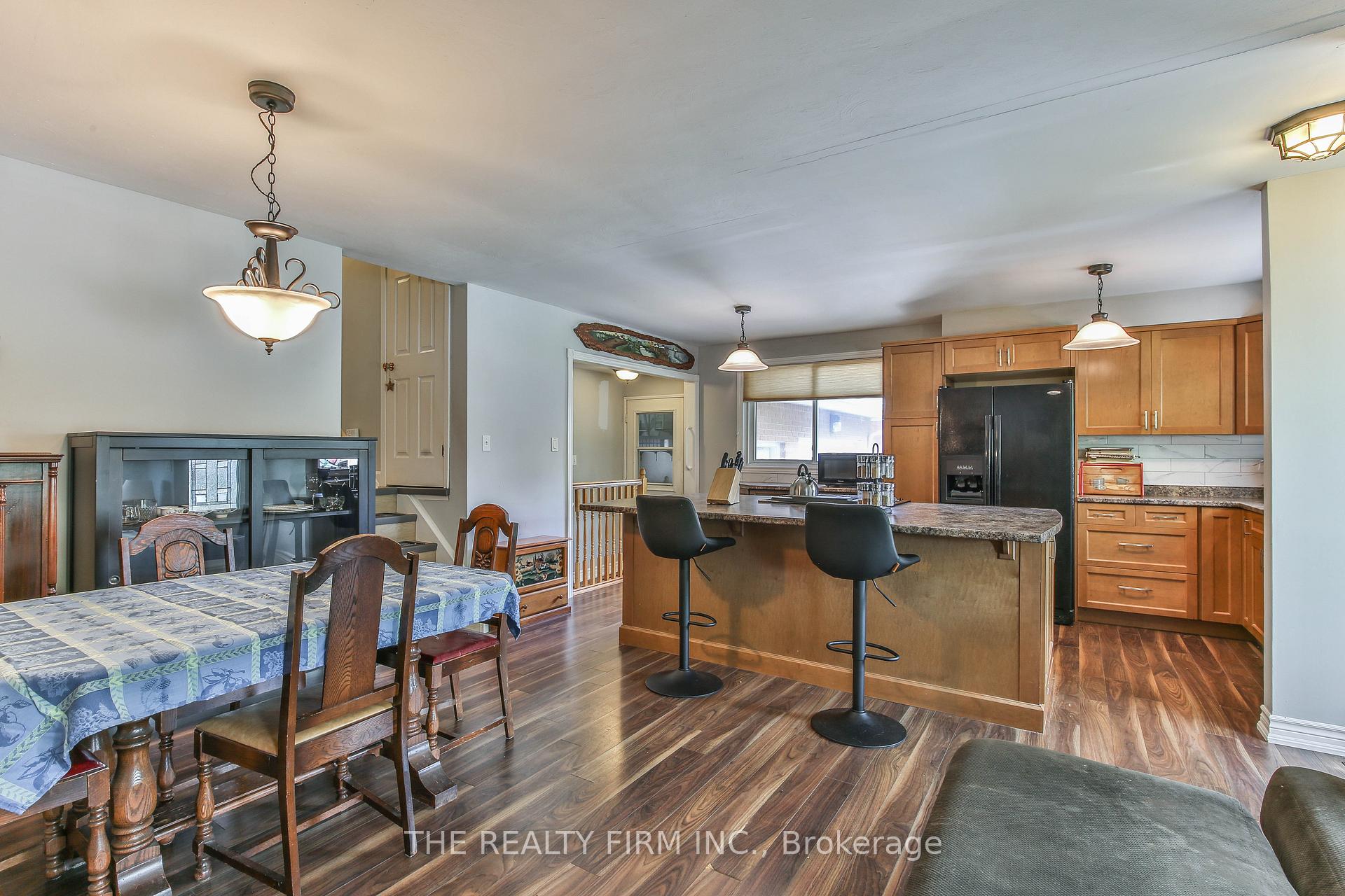 Photo 12 of 13 Vanbuskirk Drive, St. Thomas — HOMEH