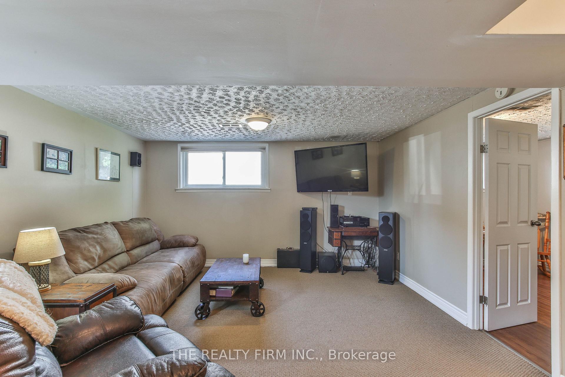 Photo 21 of 13 Vanbuskirk Drive, St. Thomas — HOMEH