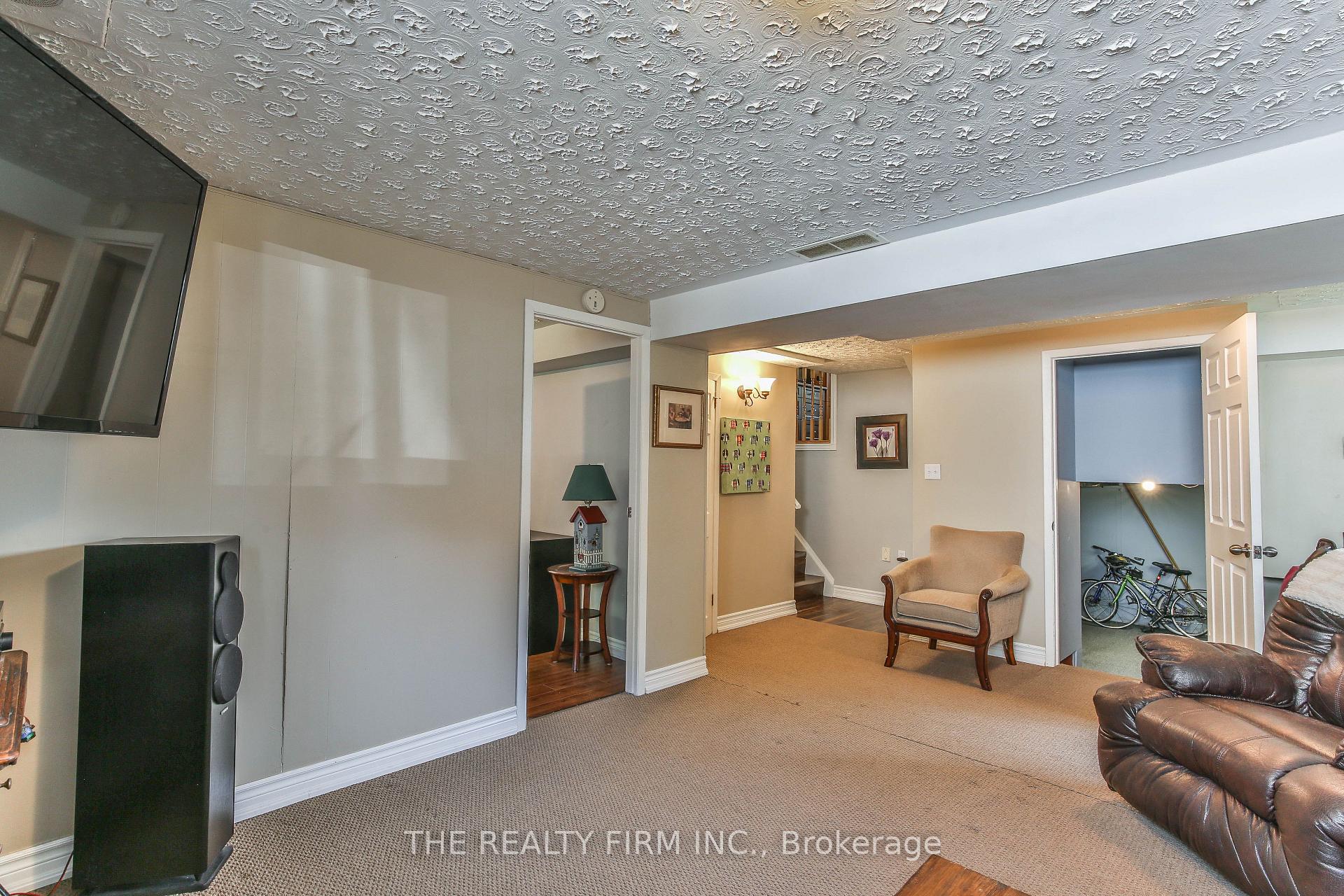 Photo 23 of 13 Vanbuskirk Drive, St. Thomas — HOMEH