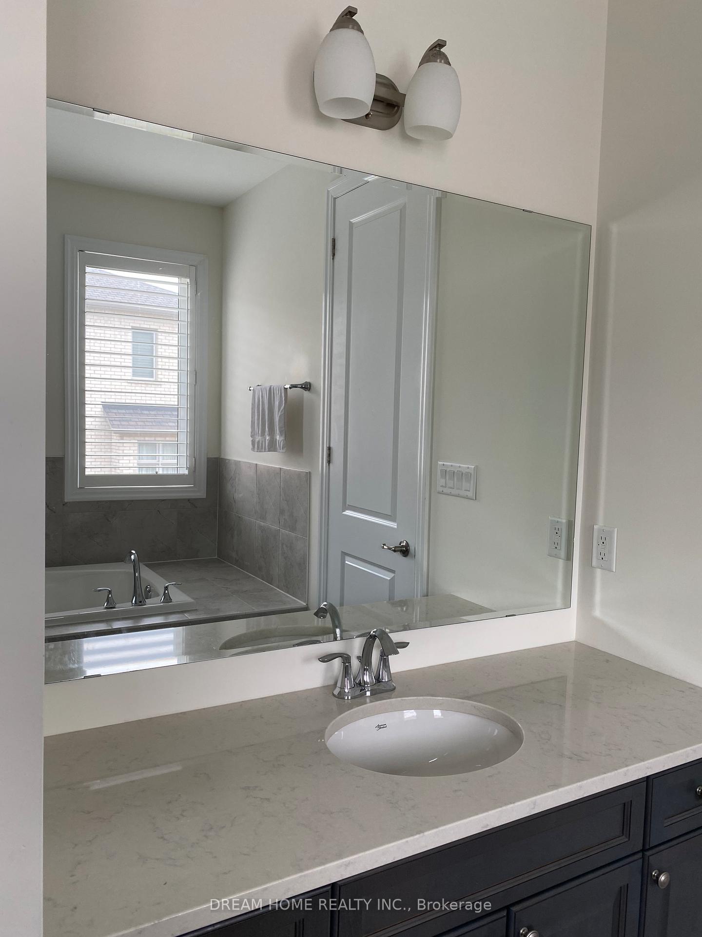 Photo 9 of 429 Ginger Gate, Oakville, Glenorchy — HOMEH