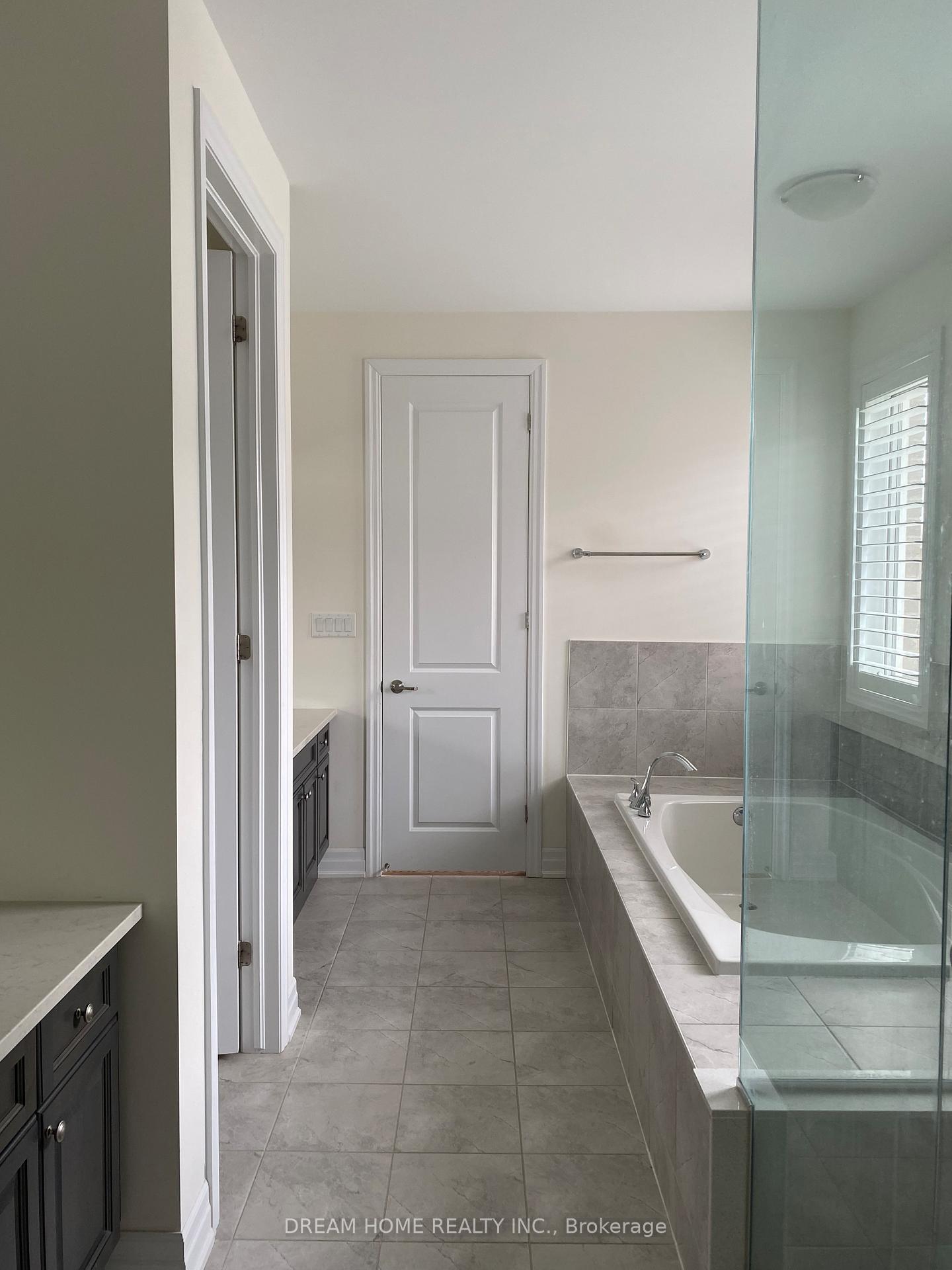 Photo 10 of 429 Ginger Gate, Oakville, Glenorchy — HOMEH