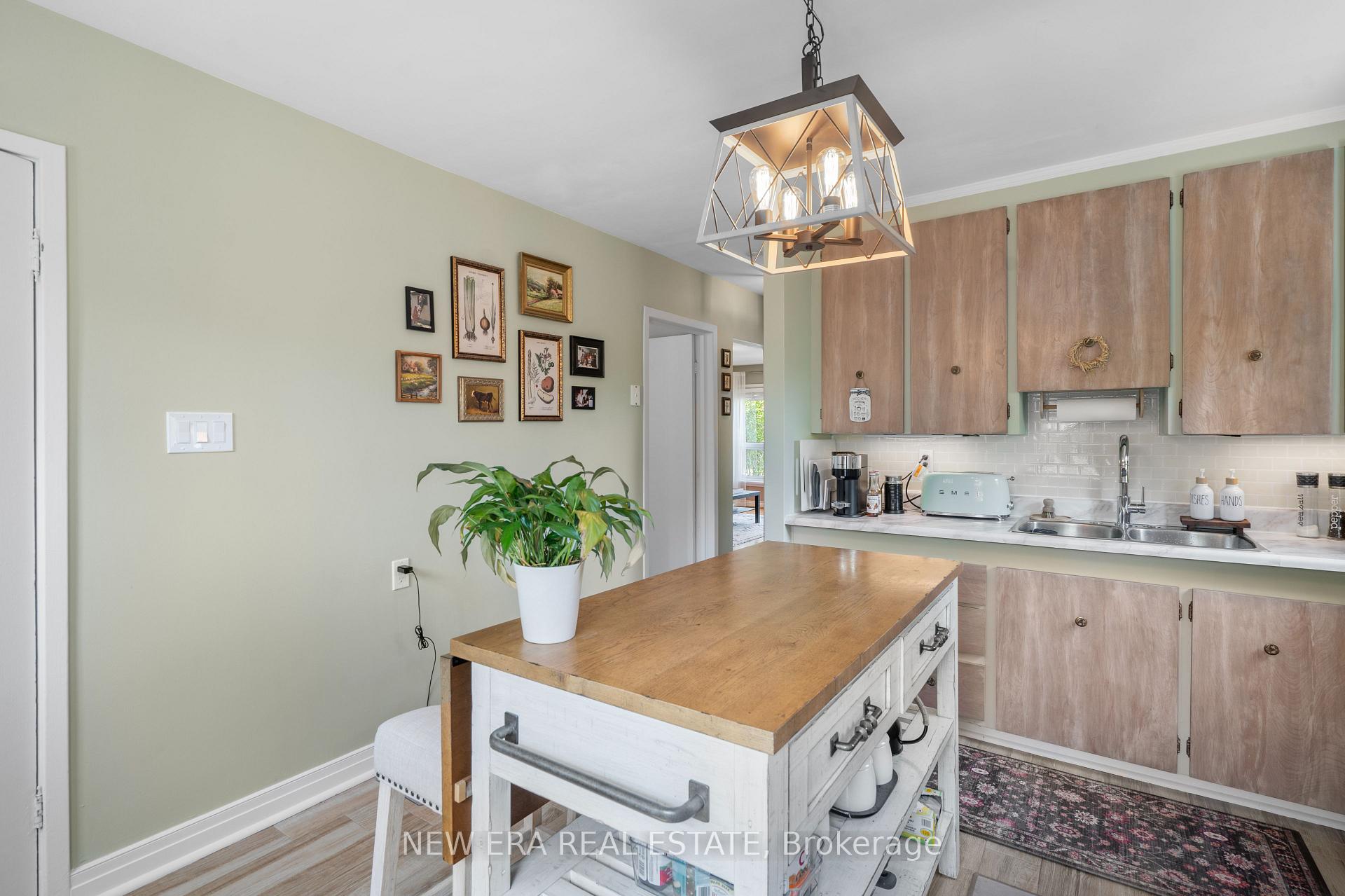 Photo 6 of 91 Hadrian Drive, Etobicoke, Elms-Old Rexdale — HOMEH