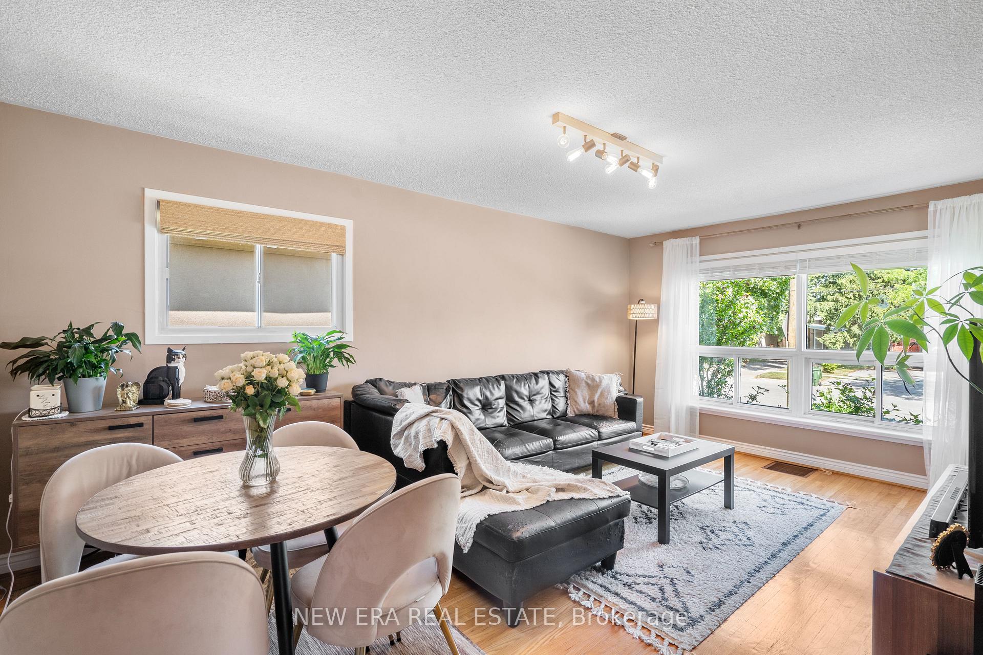 Photo 9 of 91 Hadrian Drive, Etobicoke, Elms-Old Rexdale — HOMEH