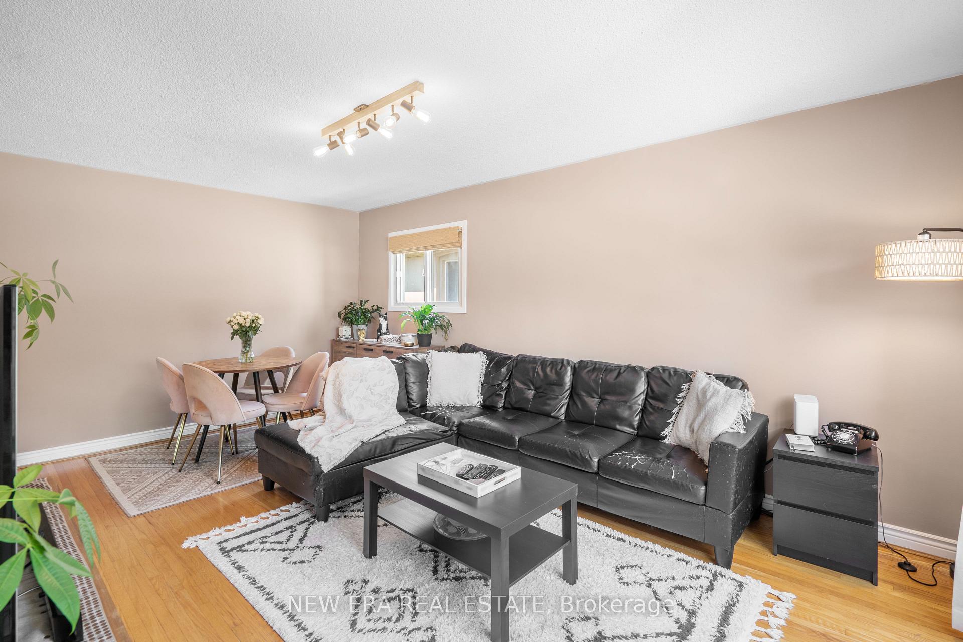 Photo 10 of 91 Hadrian Drive, Etobicoke, Elms-Old Rexdale — HOMEH