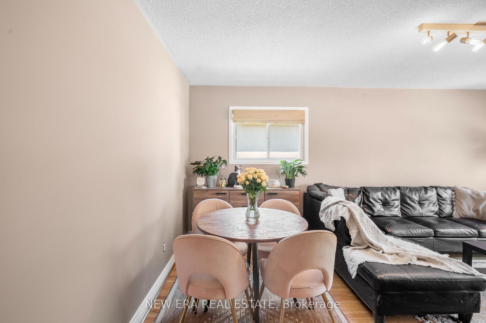 Photo 14 of 91 Hadrian Drive, Etobicoke, Elms-Old Rexdale — HOMEH