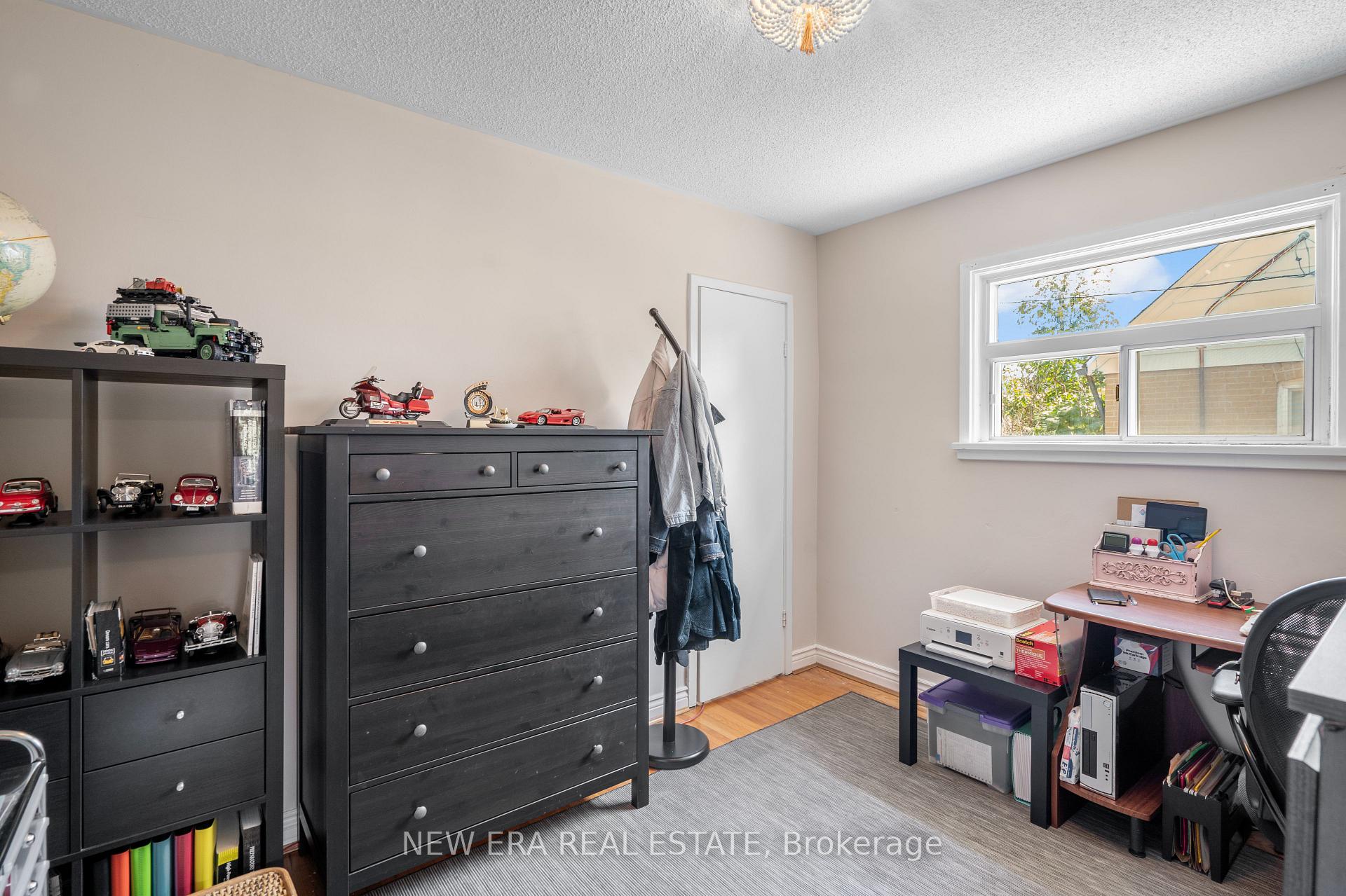 Photo 17 of 91 Hadrian Drive, Etobicoke, Elms-Old Rexdale — HOMEH