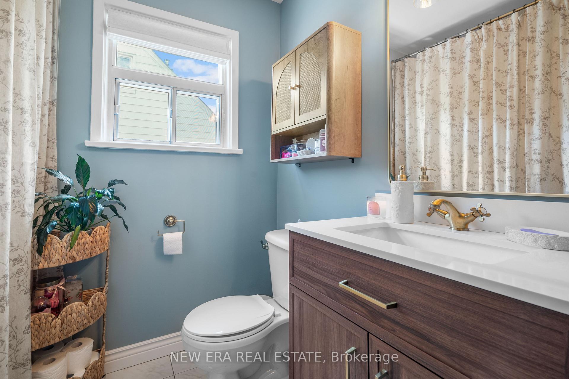 Photo 19 of 91 Hadrian Drive, Etobicoke, Elms-Old Rexdale — HOMEH