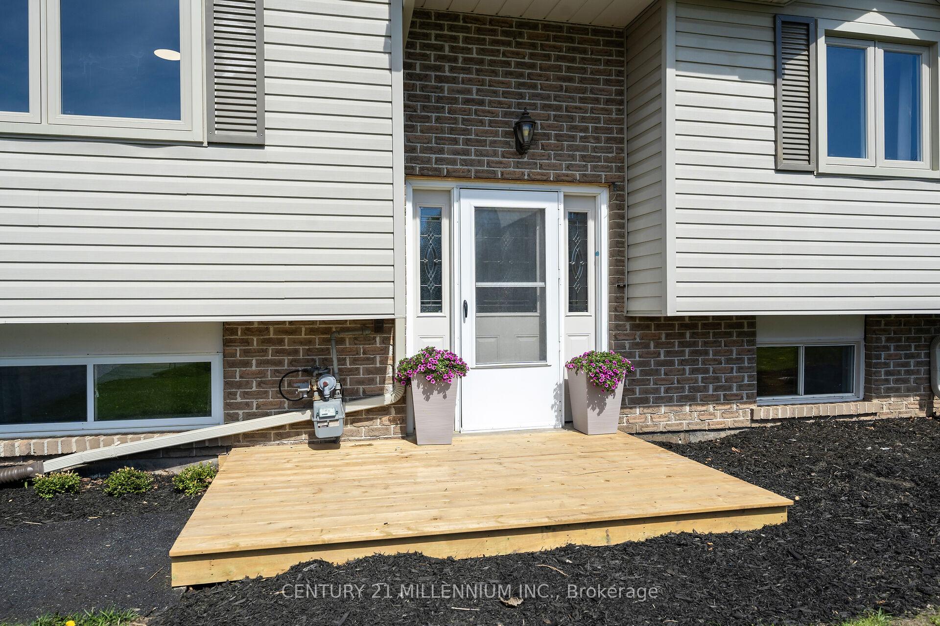 Photo 4 of 83 Douglas Crescent, Erin, Rural Erin — HOMEH