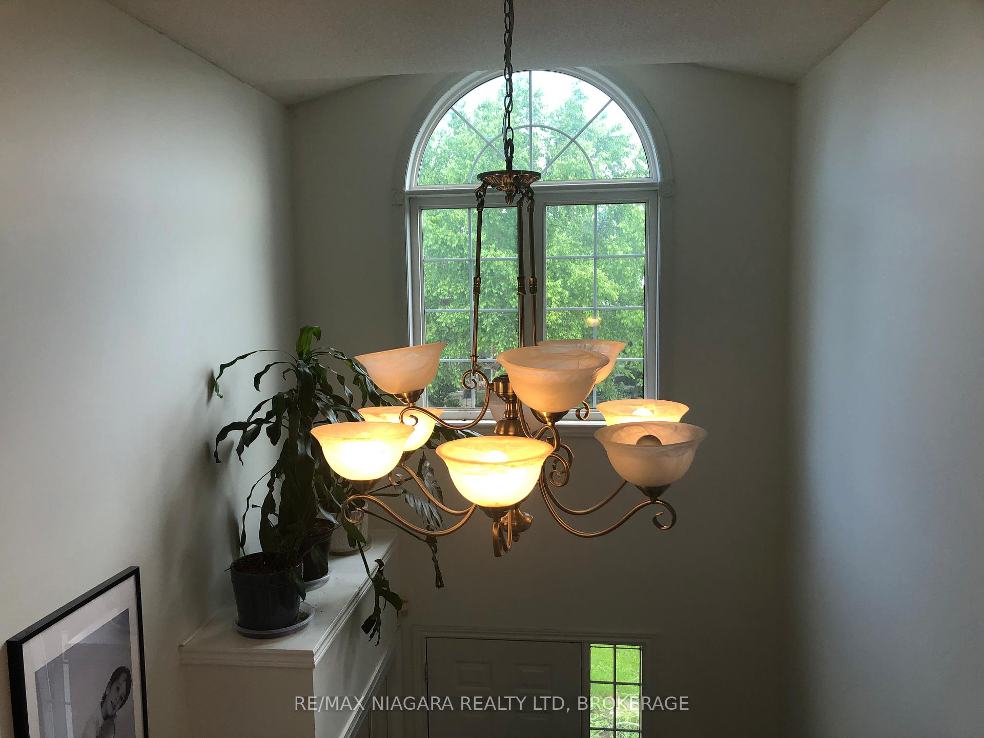 Photo 8 of 84 Mcbride Drive, St. Catharines, Rykert/Vansickle — HOMEH