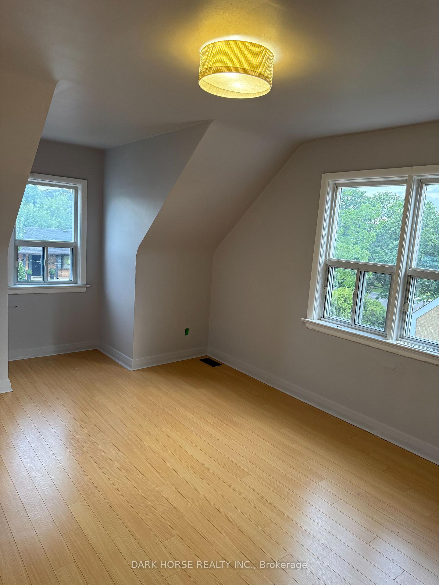 Photo 12 of 76 Calvington Drive, North York, Downsview-Roding-CFB — HOMEH
