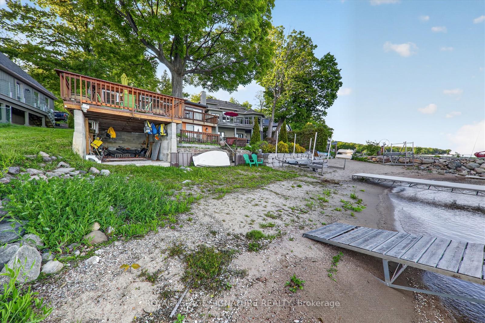 Photo 11 of 427 Mundys Bay Road, Midland — HOMEH