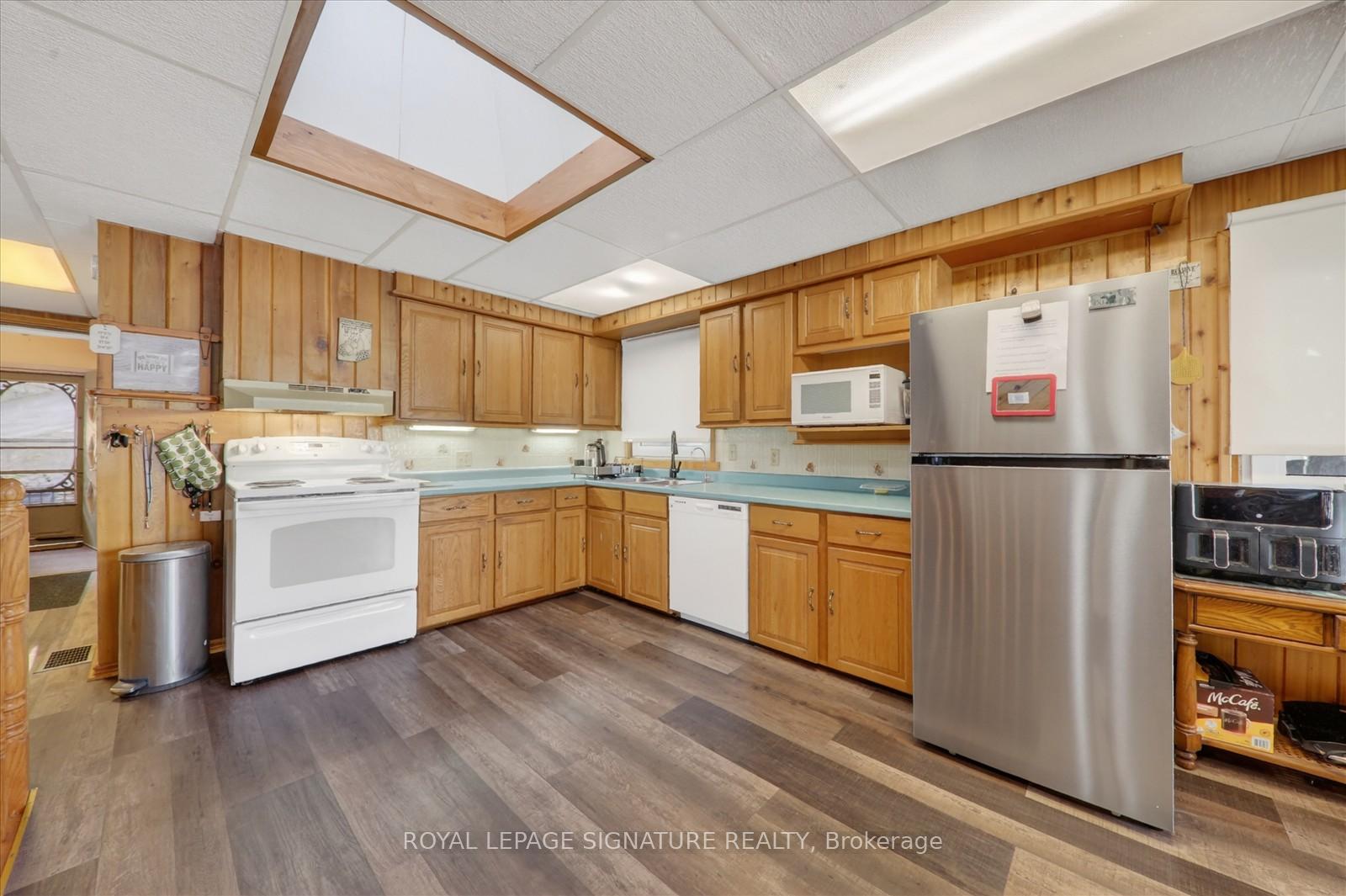 Photo 19 of 427 Mundys Bay Road, Midland — HOMEH