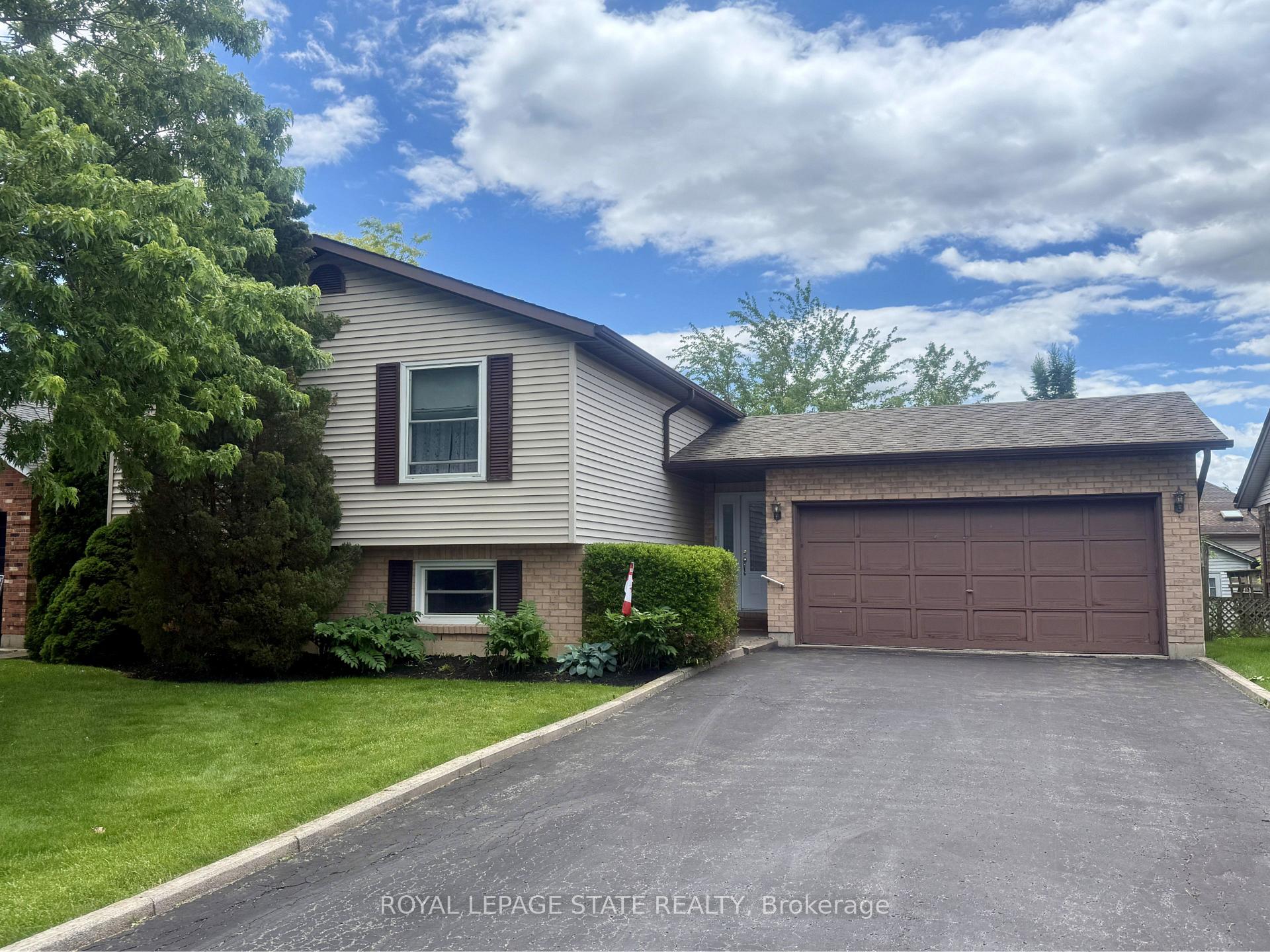Photo 1 of 32 McMaster Drive, Haldimand — HOMEH