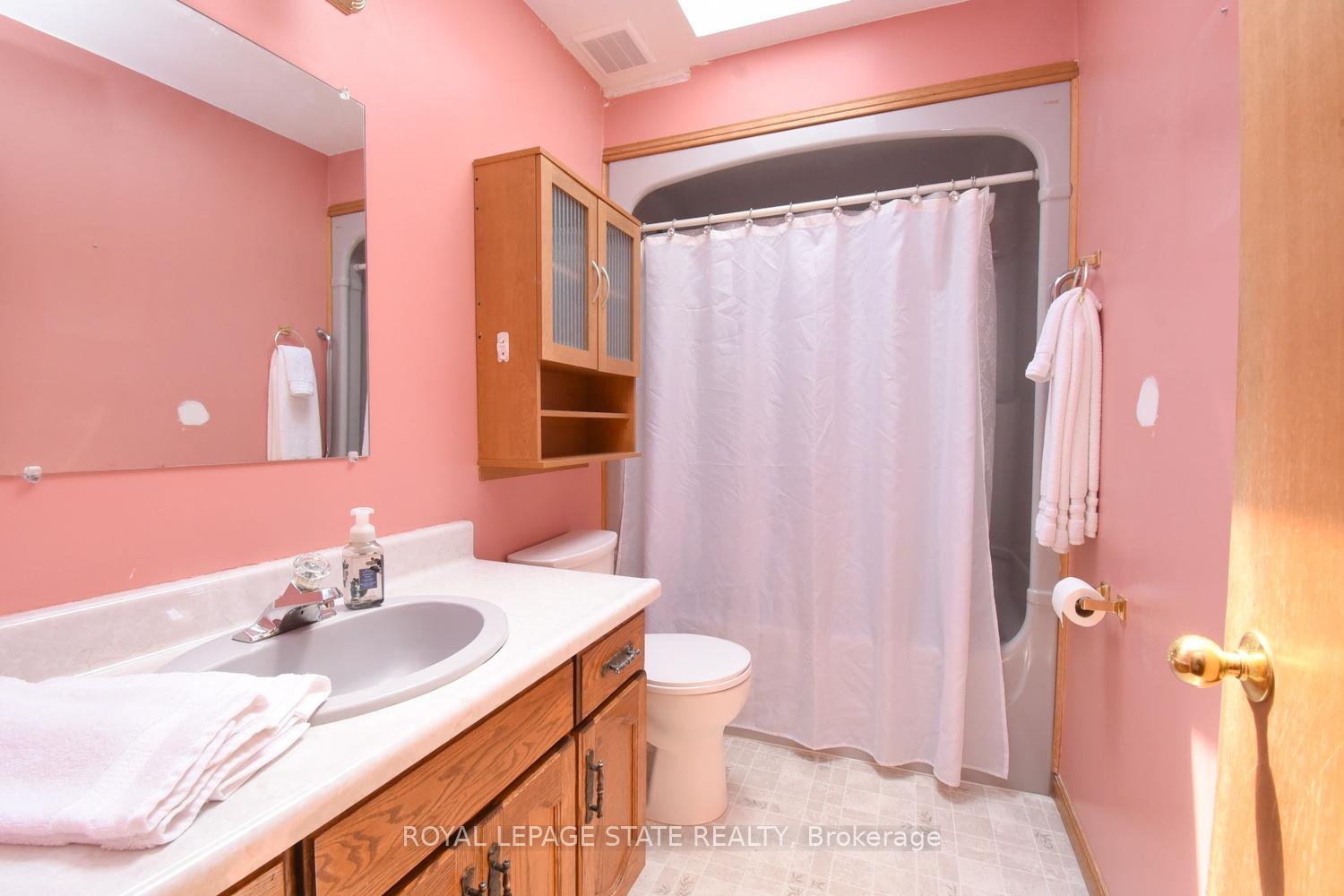 Photo 25 of 32 McMaster Drive, Haldimand — HOMEH