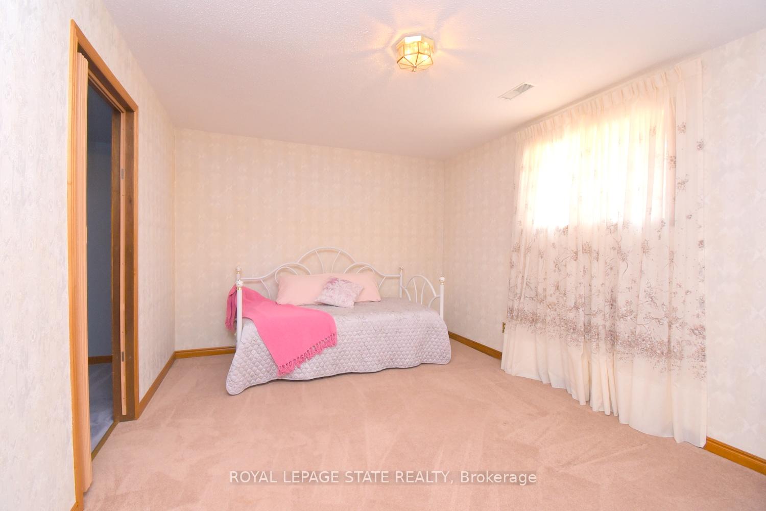 Photo 32 of 32 McMaster Drive, Haldimand — HOMEH