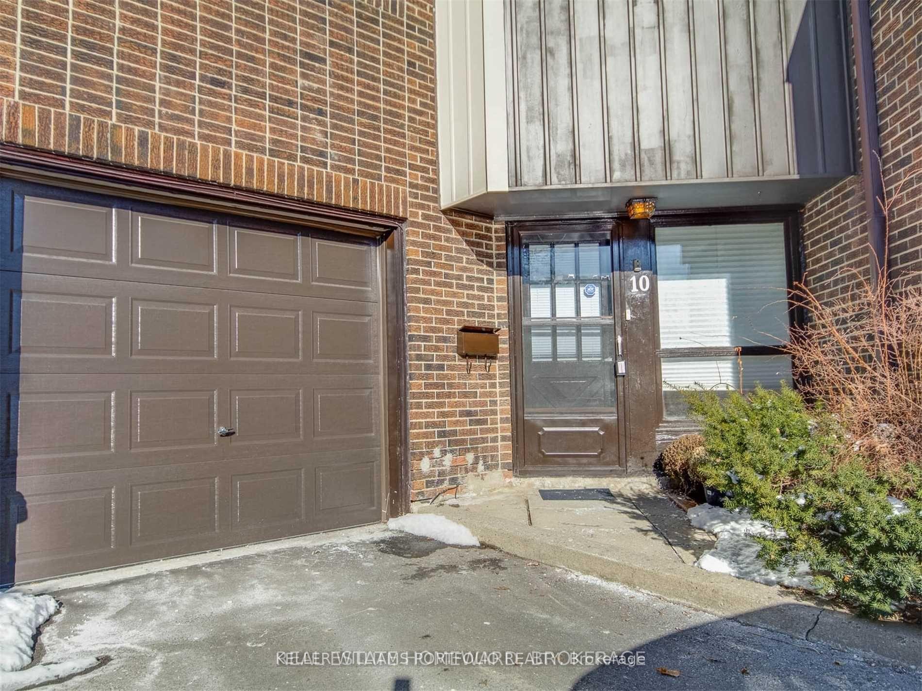 Front of 10 Lofty Hill Way