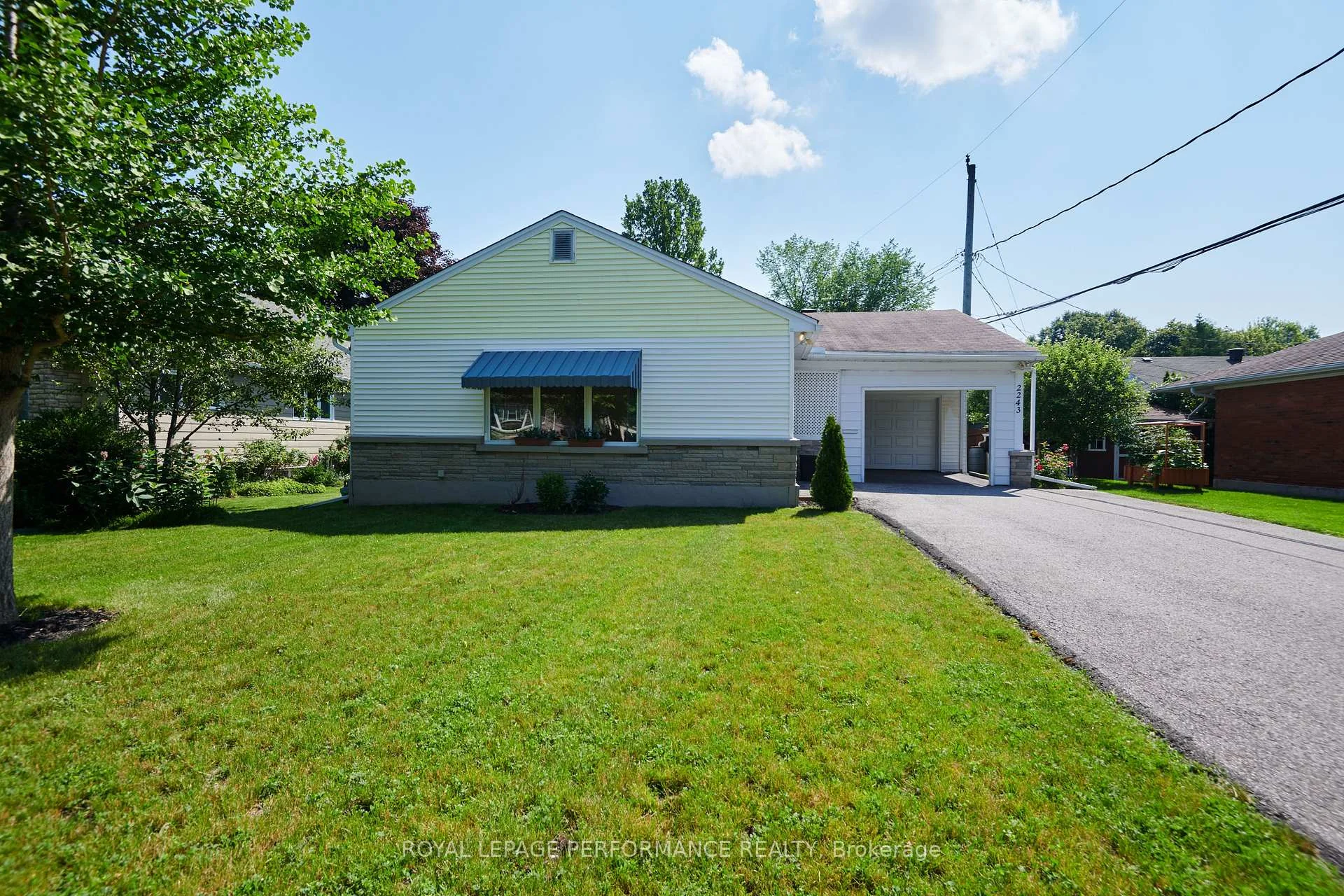 Photo 1 of 2243 Hillary Avenue, Ottawa, Alta Vista — HOMEH