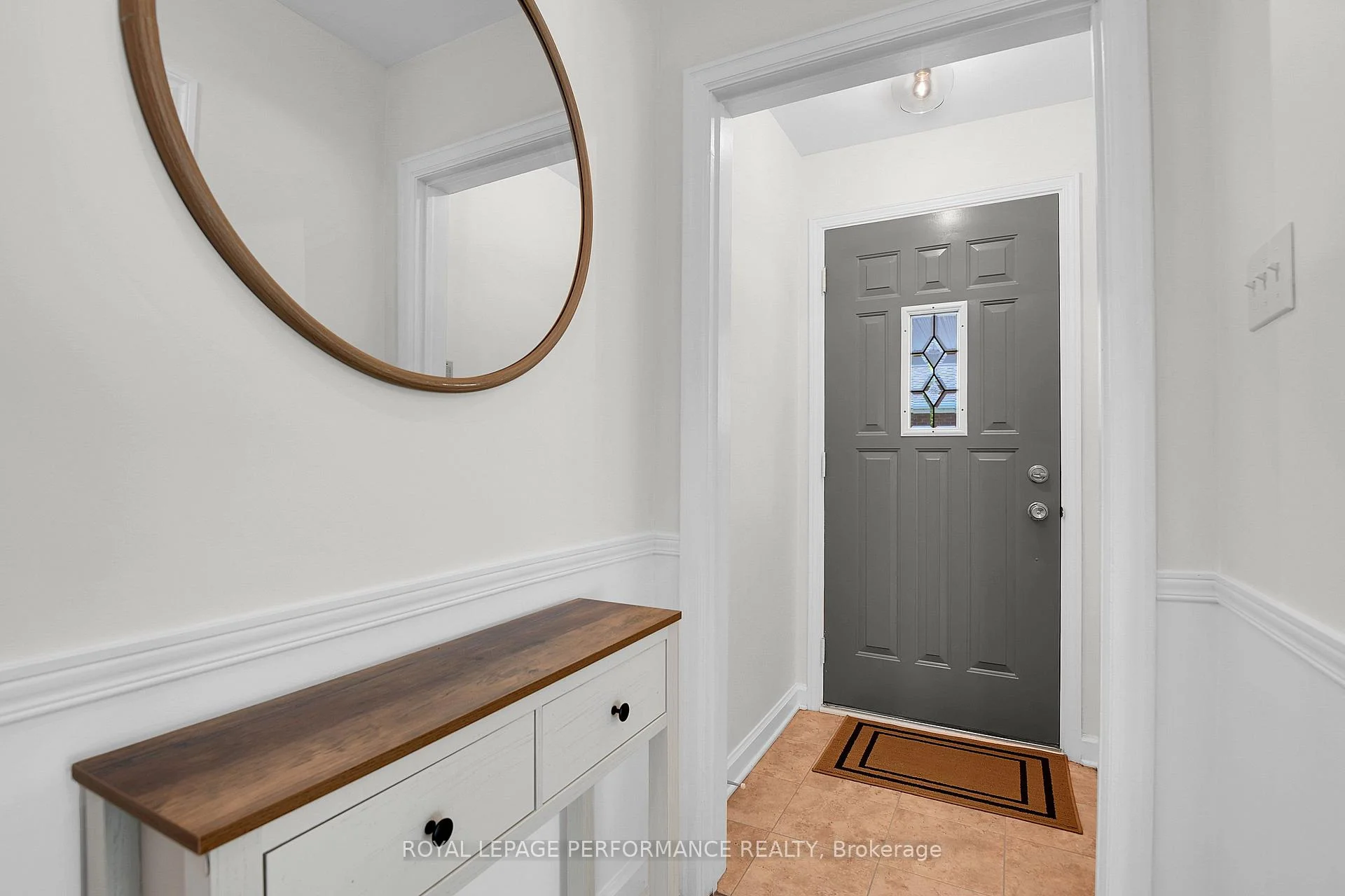 Photo 2 of 2243 Hillary Avenue, Ottawa, Alta Vista — HOMEH