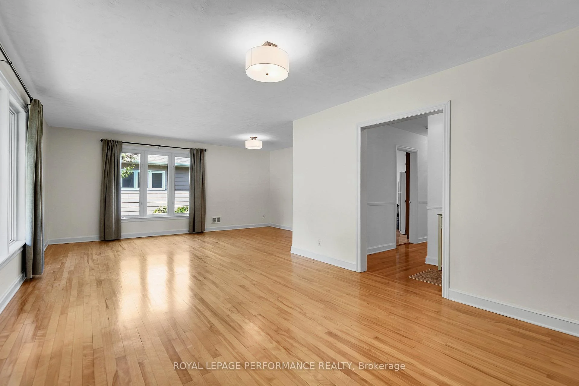 Photo 6 of 2243 Hillary Avenue, Ottawa, Alta Vista — HOMEH