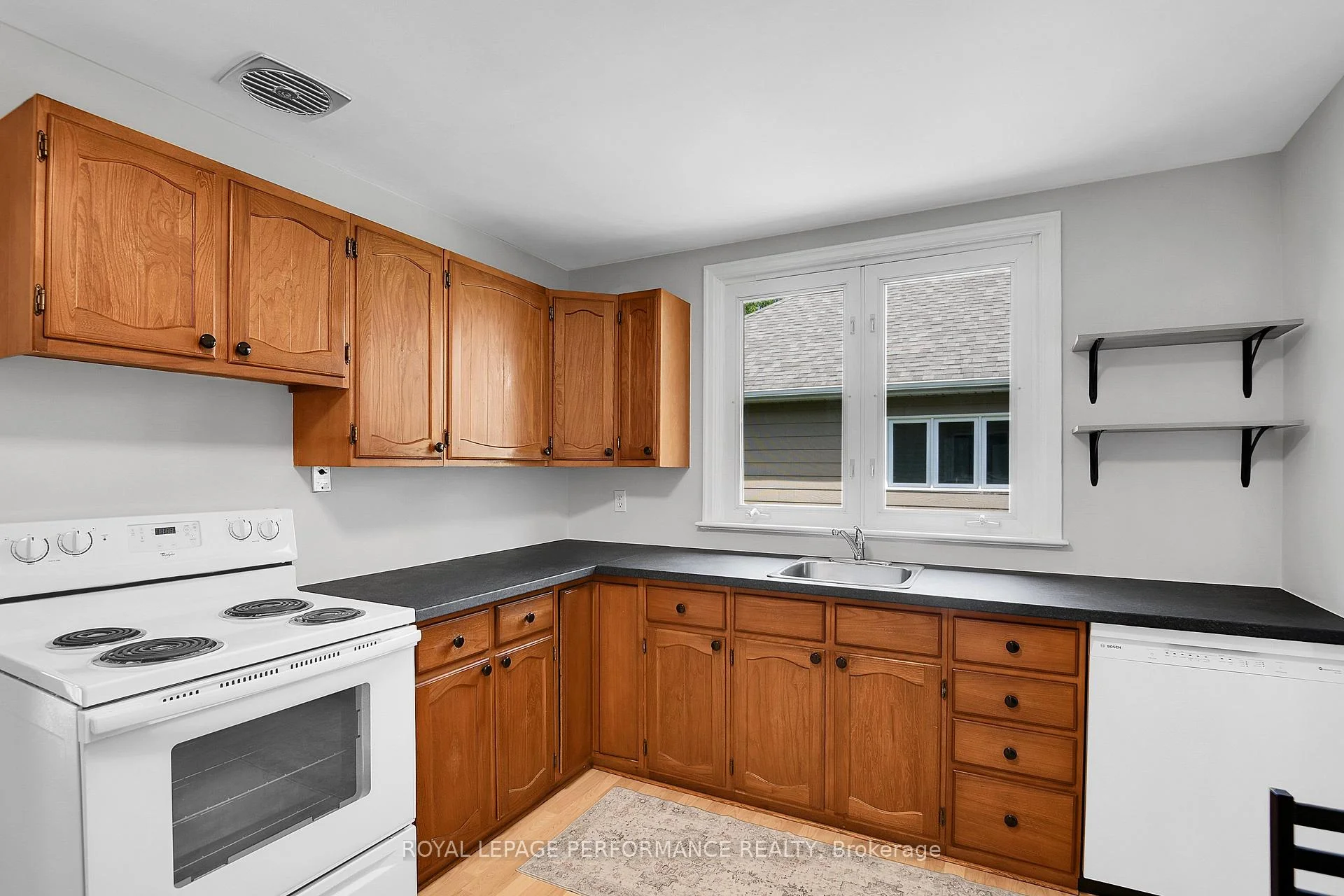 Photo 10 of 2243 Hillary Avenue, Ottawa, Alta Vista — HOMEH