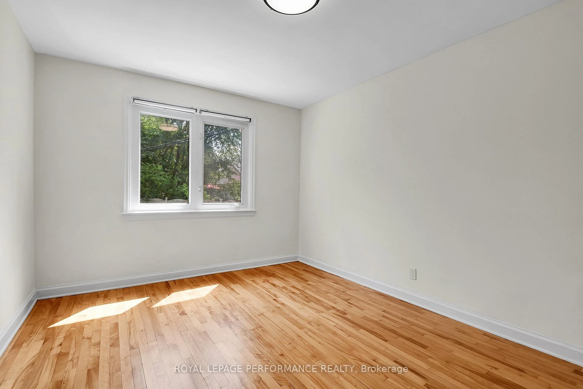 Photo 13 of 2243 Hillary Avenue, Ottawa, Alta Vista — HOMEH