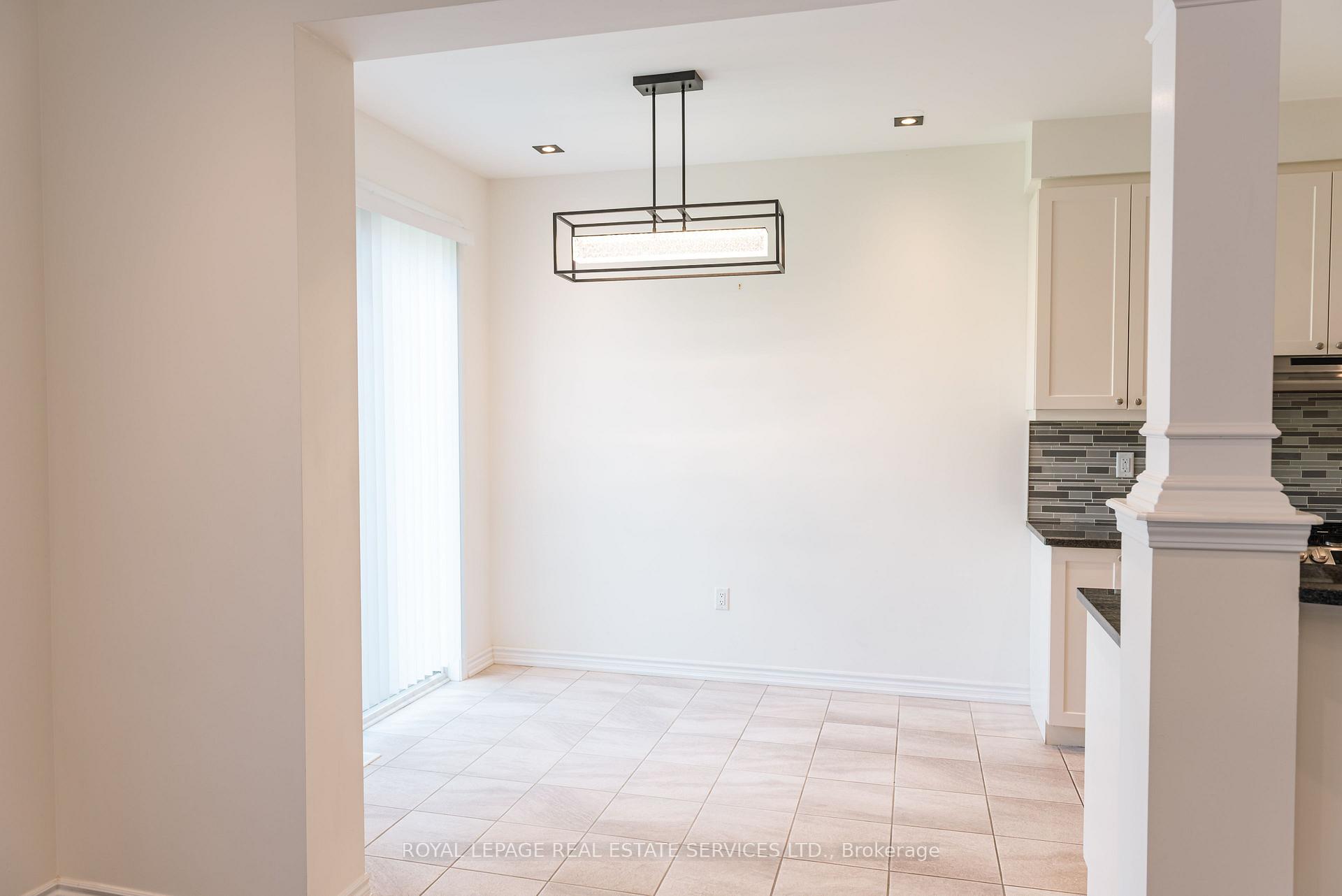 Photo 2 of Unit Upper, 74 Faust Ridge, Vaughan, Kleinburg — HOMEH