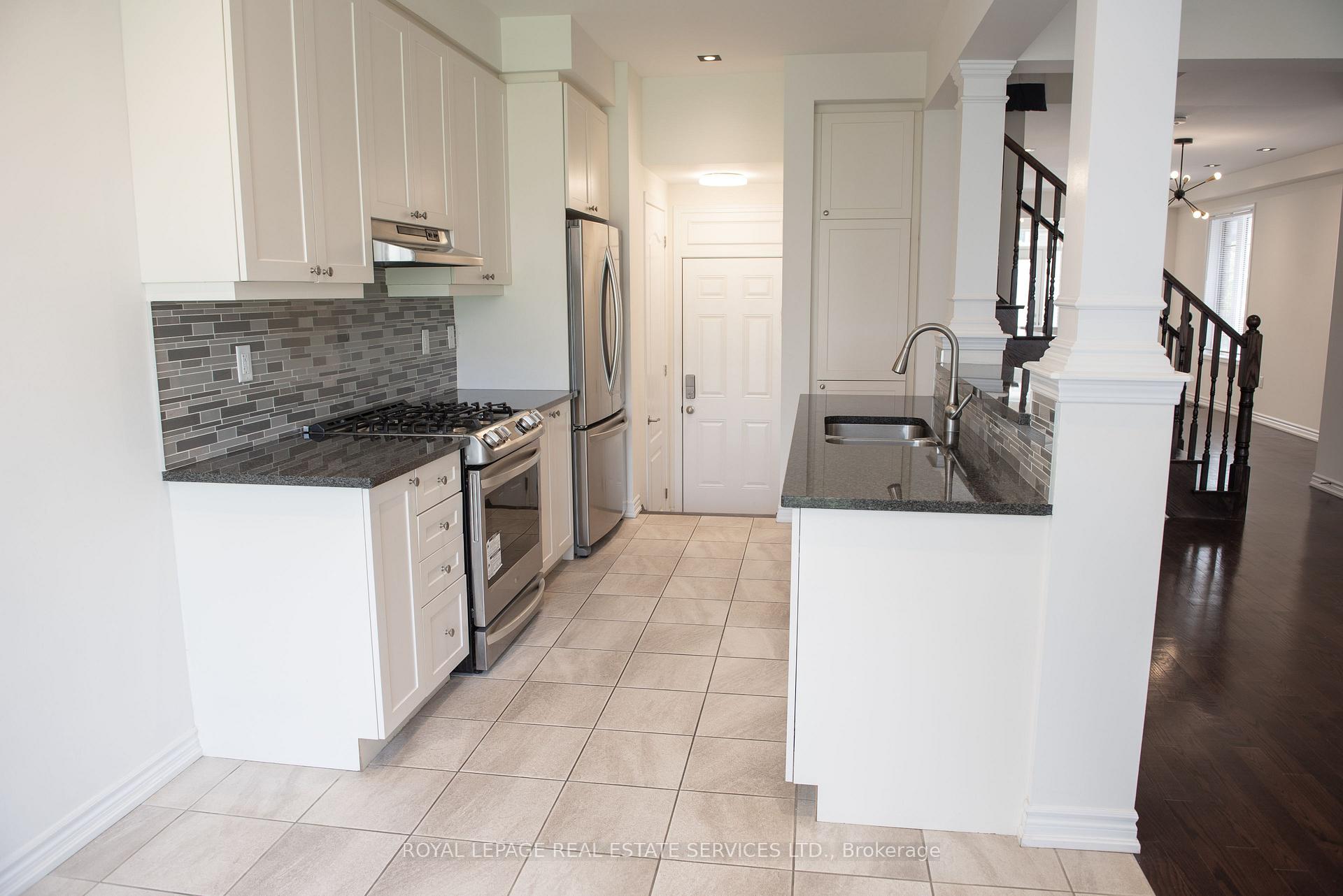 Photo 3 of Unit Upper, 74 Faust Ridge, Vaughan, Kleinburg — HOMEH