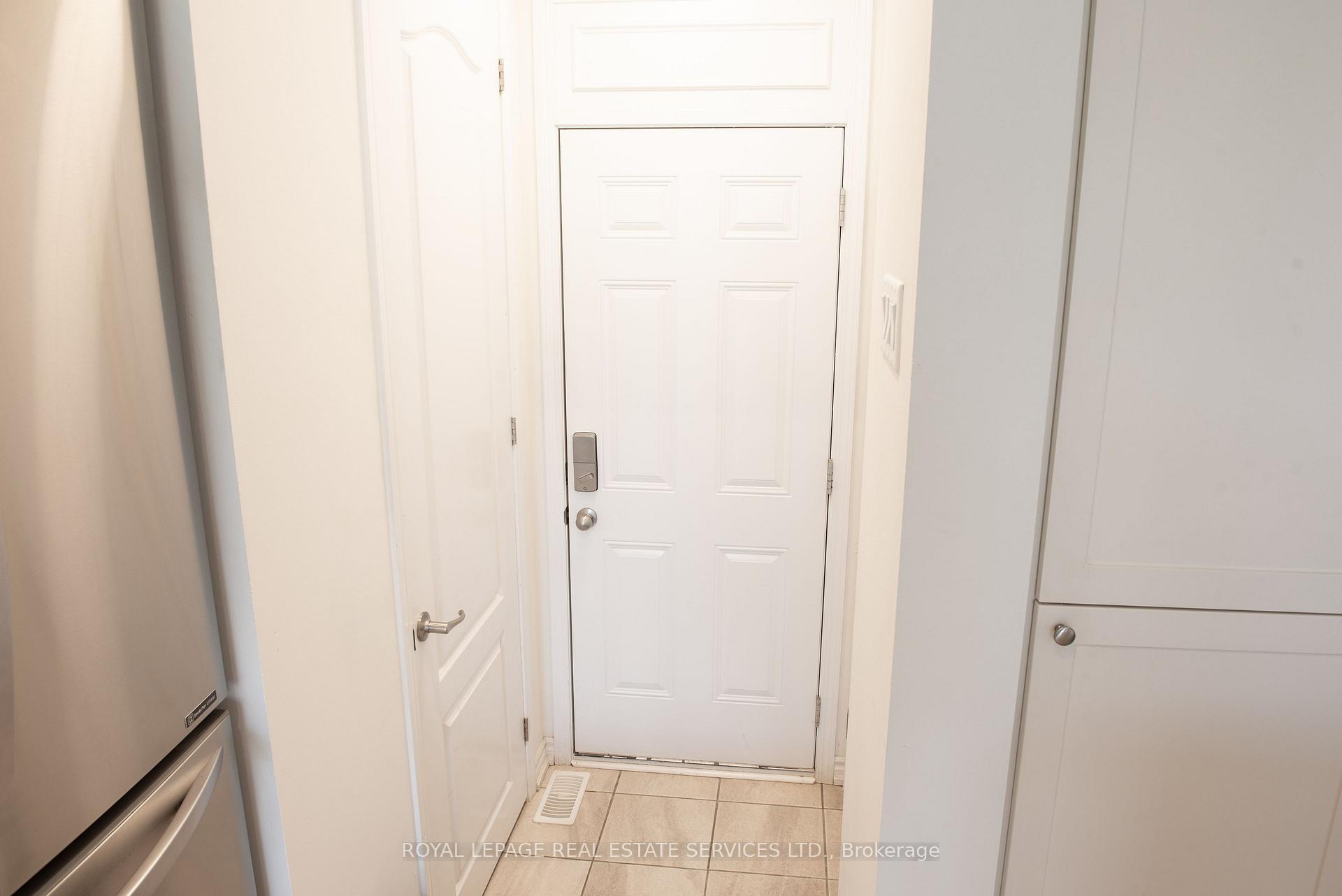 Photo 6 of Unit Upper, 74 Faust Ridge, Vaughan, Kleinburg — HOMEH