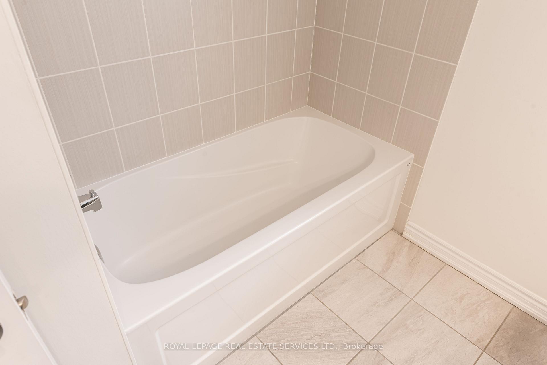 Photo 19 of Unit Upper, 74 Faust Ridge, Vaughan, Kleinburg — HOMEH
