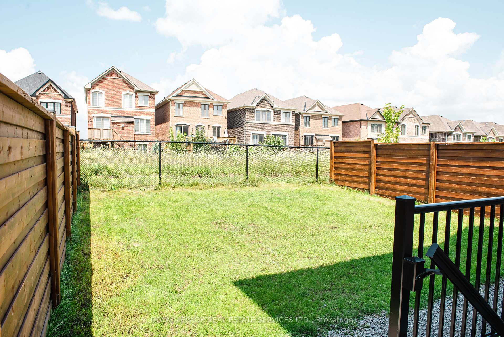 Photo 27 of Unit Upper, 74 Faust Ridge, Vaughan, Kleinburg — HOMEH
